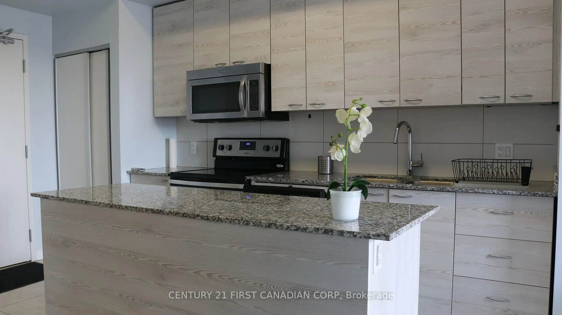 Photo 13 of Unit 814, 280 Lester Street, Waterloo — HOMEH