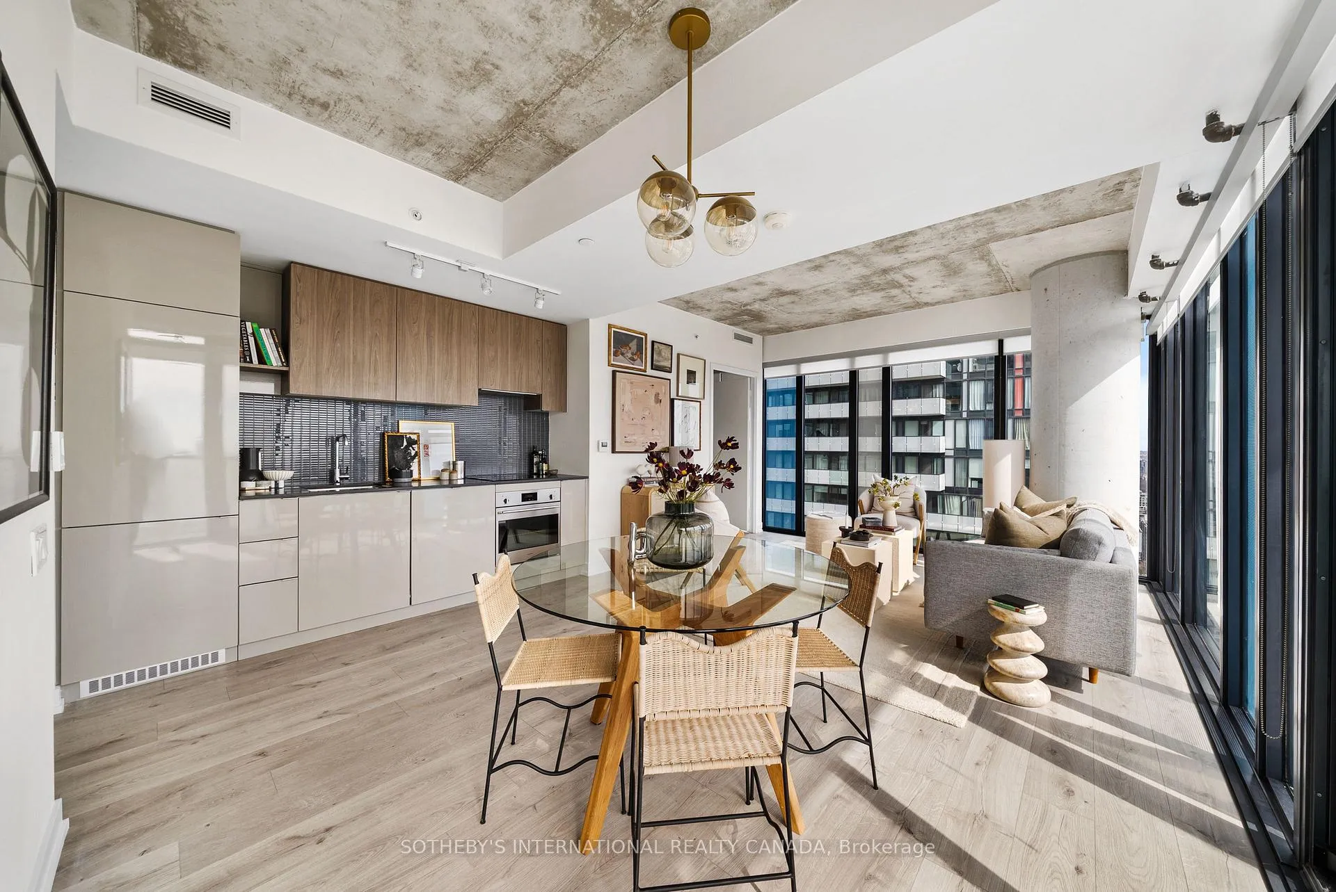 Photo 7 of Unit 3509, 161 Roehampton Avenue, Toronto, Mount Pleasant West — HOMEH