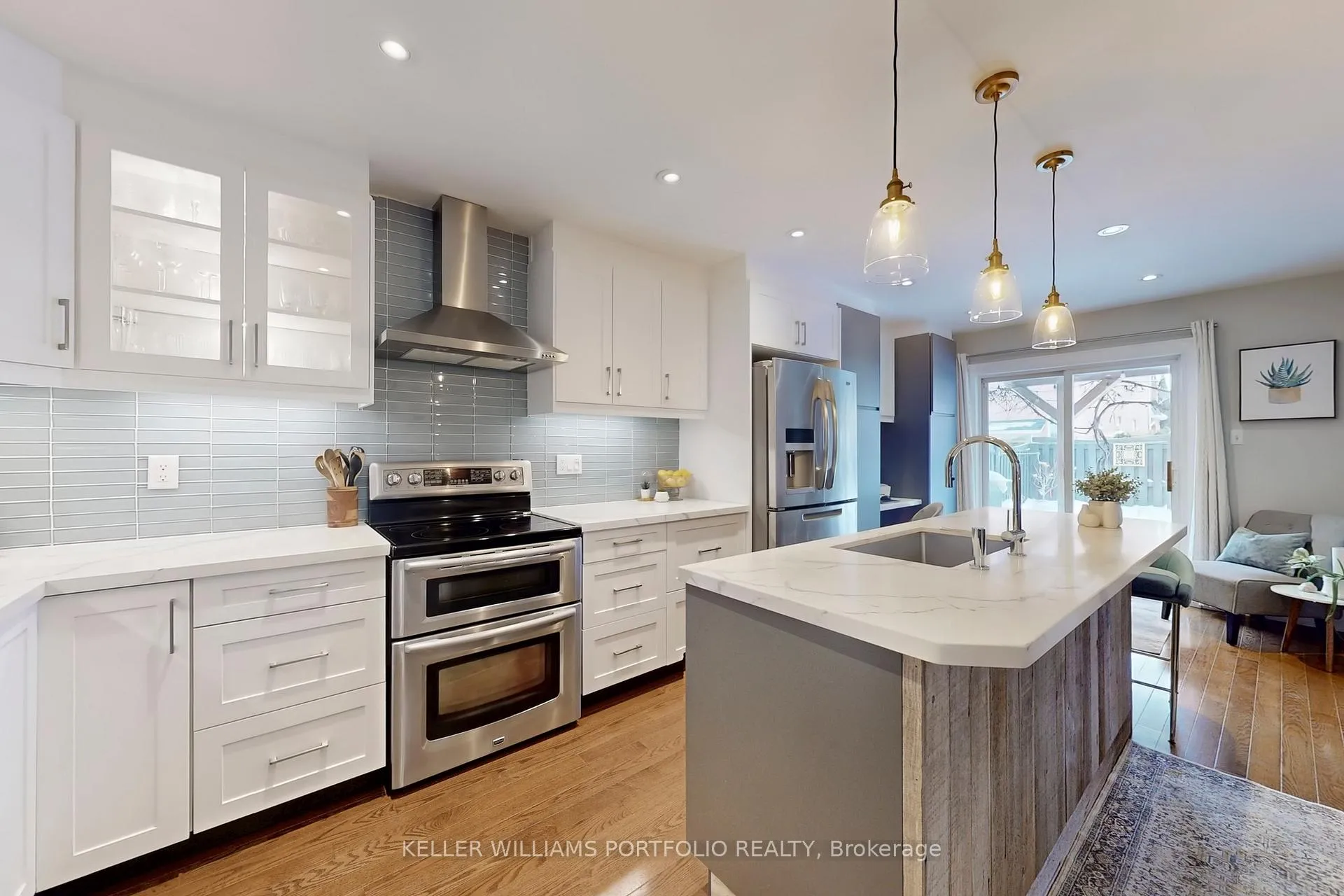 Photo 2 of 75 Monteith Crescent, Vaughan, Maple — HOMEH