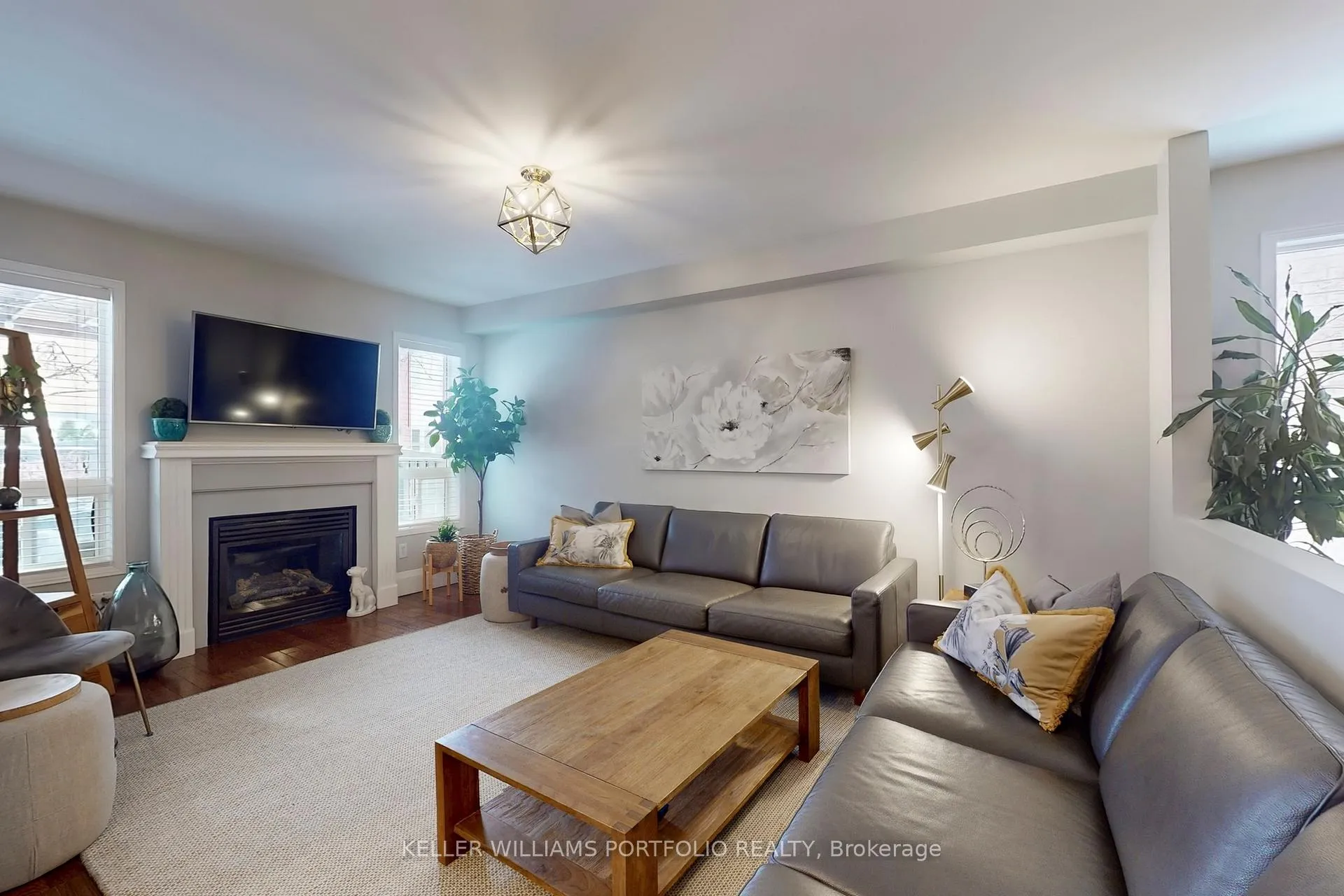 Photo 7 of 75 Monteith Crescent, Vaughan, Maple — HOMEH
