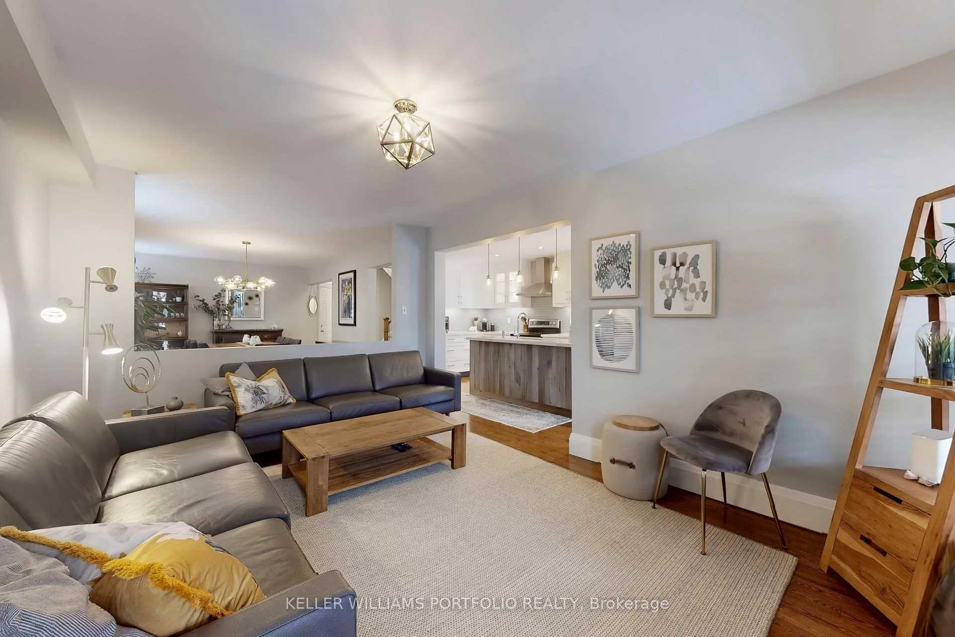 Photo 8 of 75 Monteith Crescent, Vaughan, Maple — HOMEH