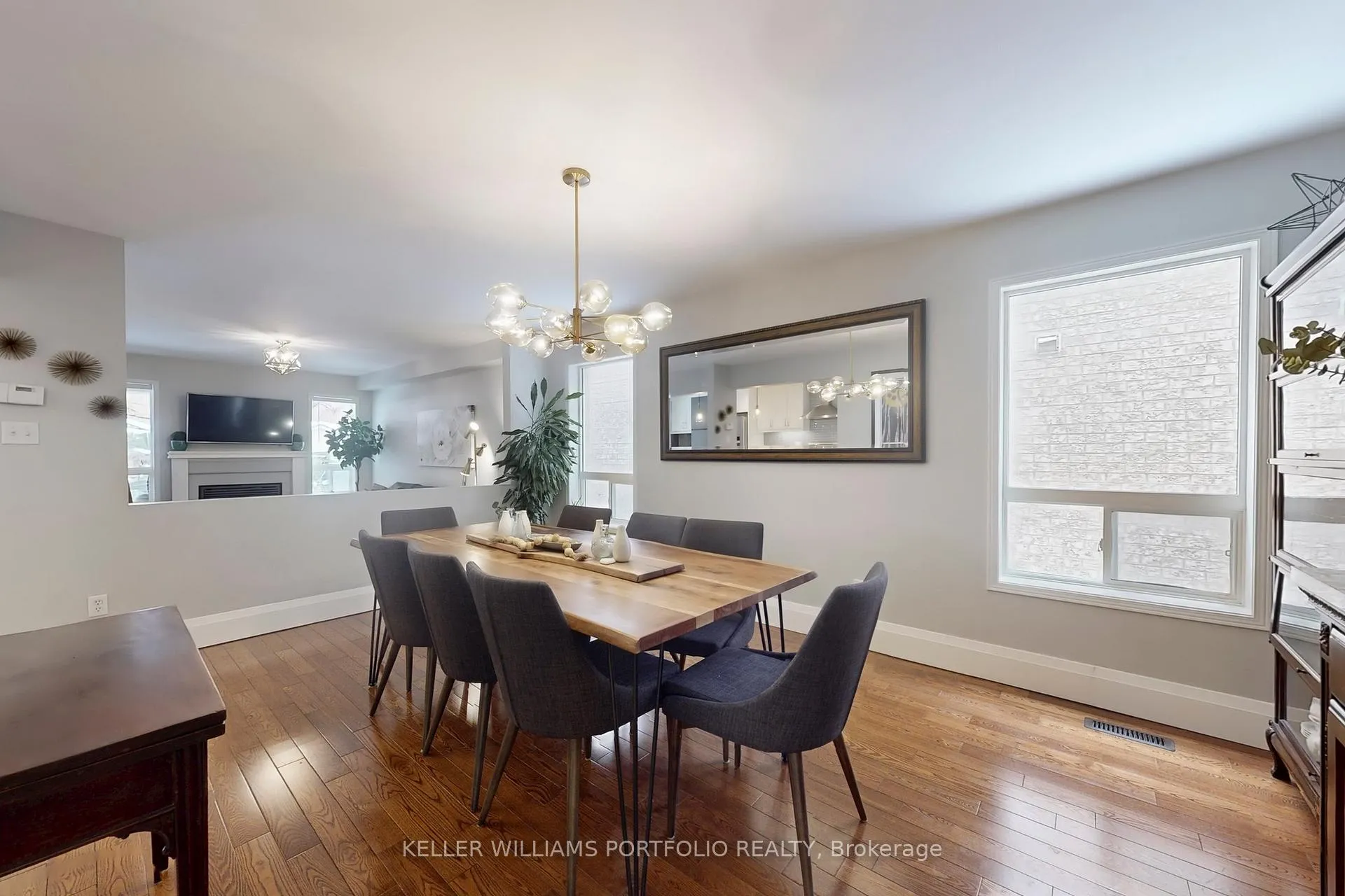 Photo 9 of 75 Monteith Crescent, Vaughan, Maple — HOMEH