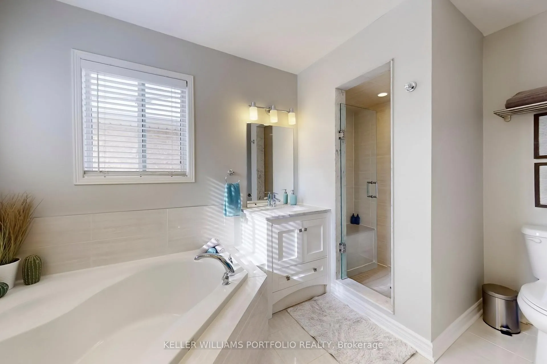 Photo 16 of 75 Monteith Crescent, Vaughan, Maple — HOMEH