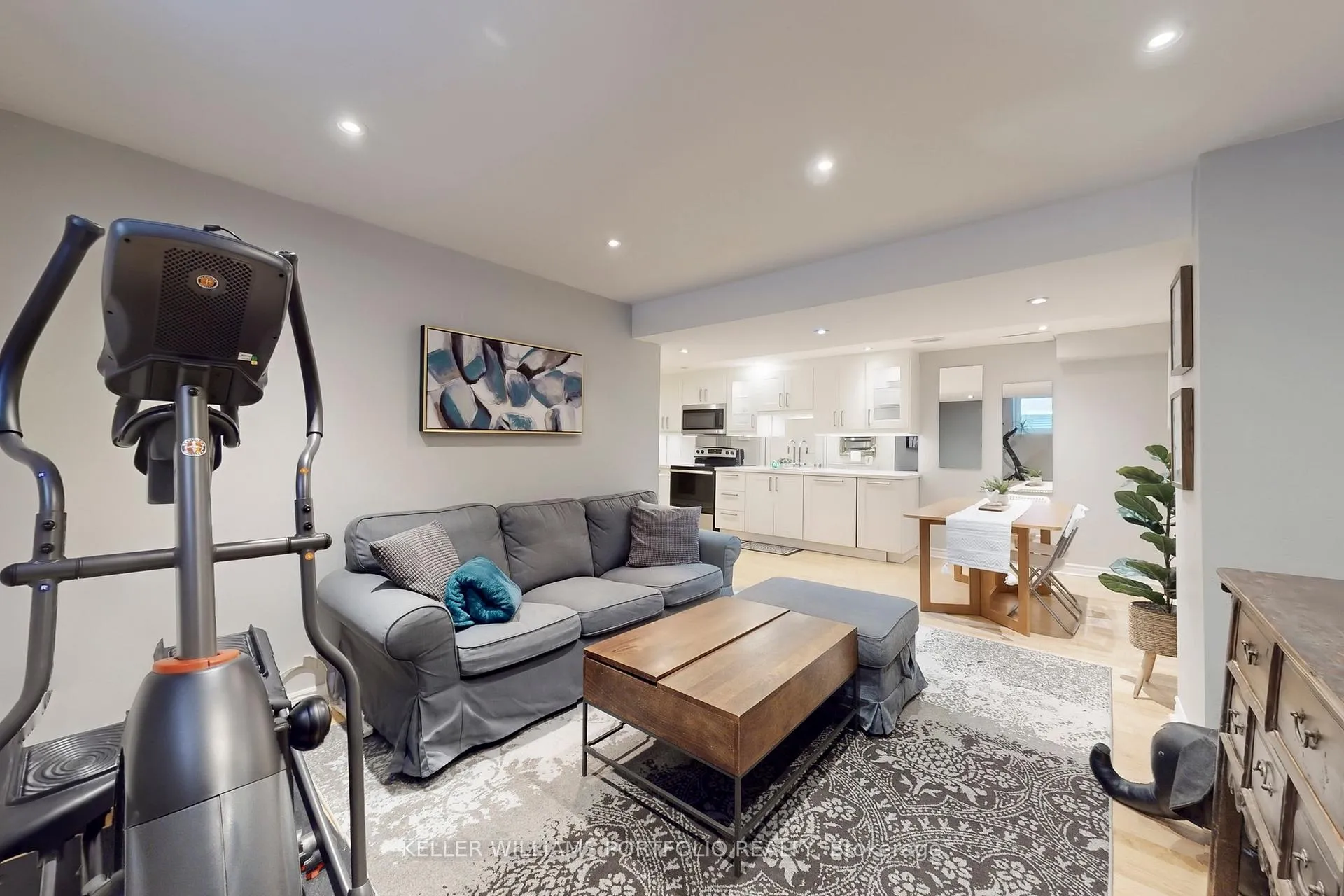 Photo 24 of 75 Monteith Crescent, Vaughan, Maple — HOMEH