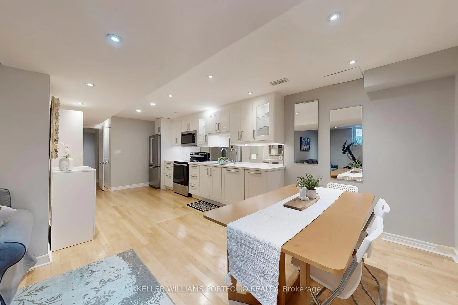 Photo 25 of 75 Monteith Crescent, Vaughan, Maple — HOMEH