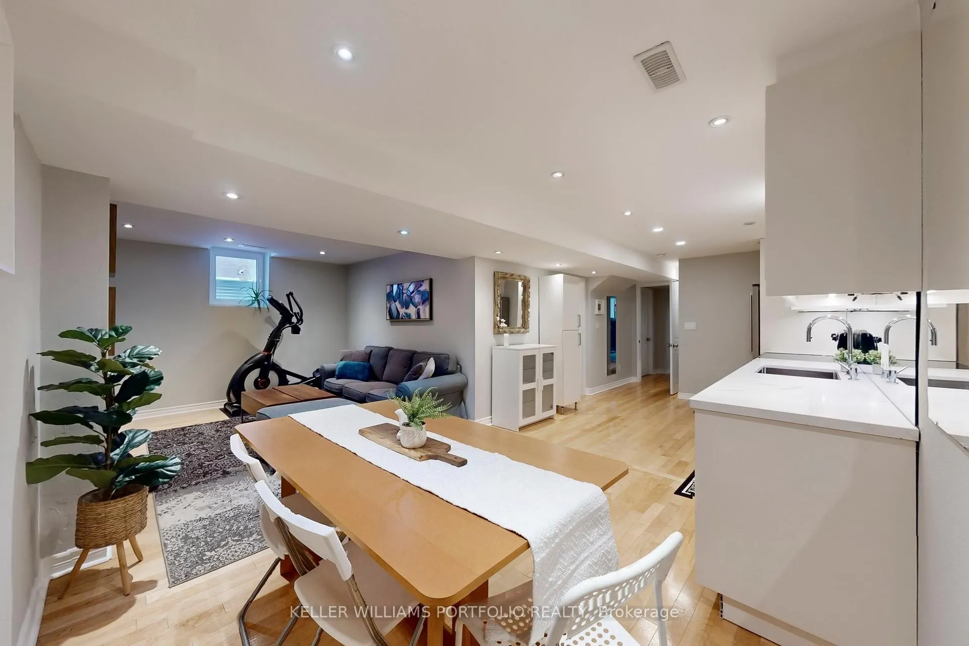 Photo 26 of 75 Monteith Crescent, Vaughan, Maple — HOMEH