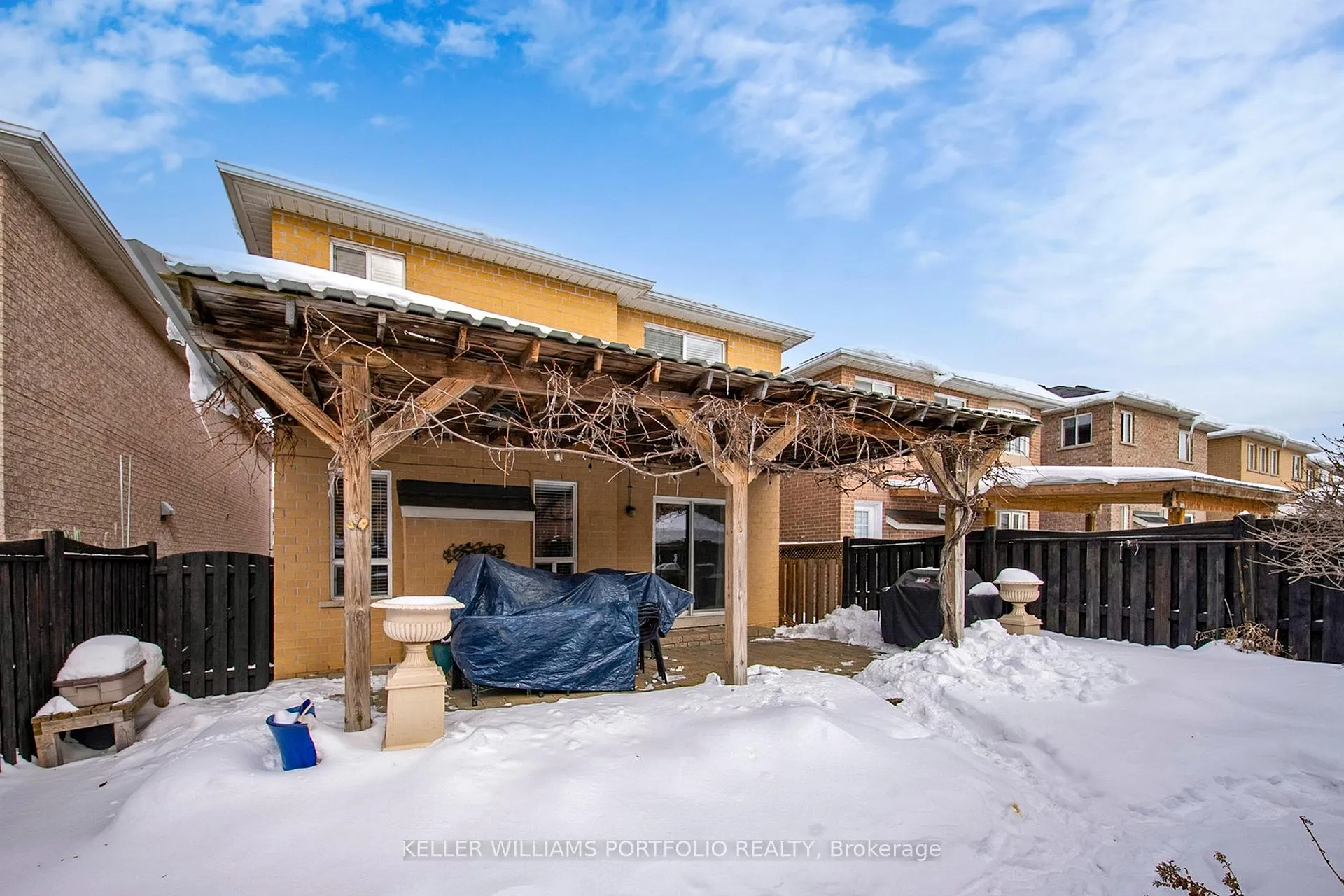 Photo 33 of 75 Monteith Crescent, Vaughan, Maple — HOMEH