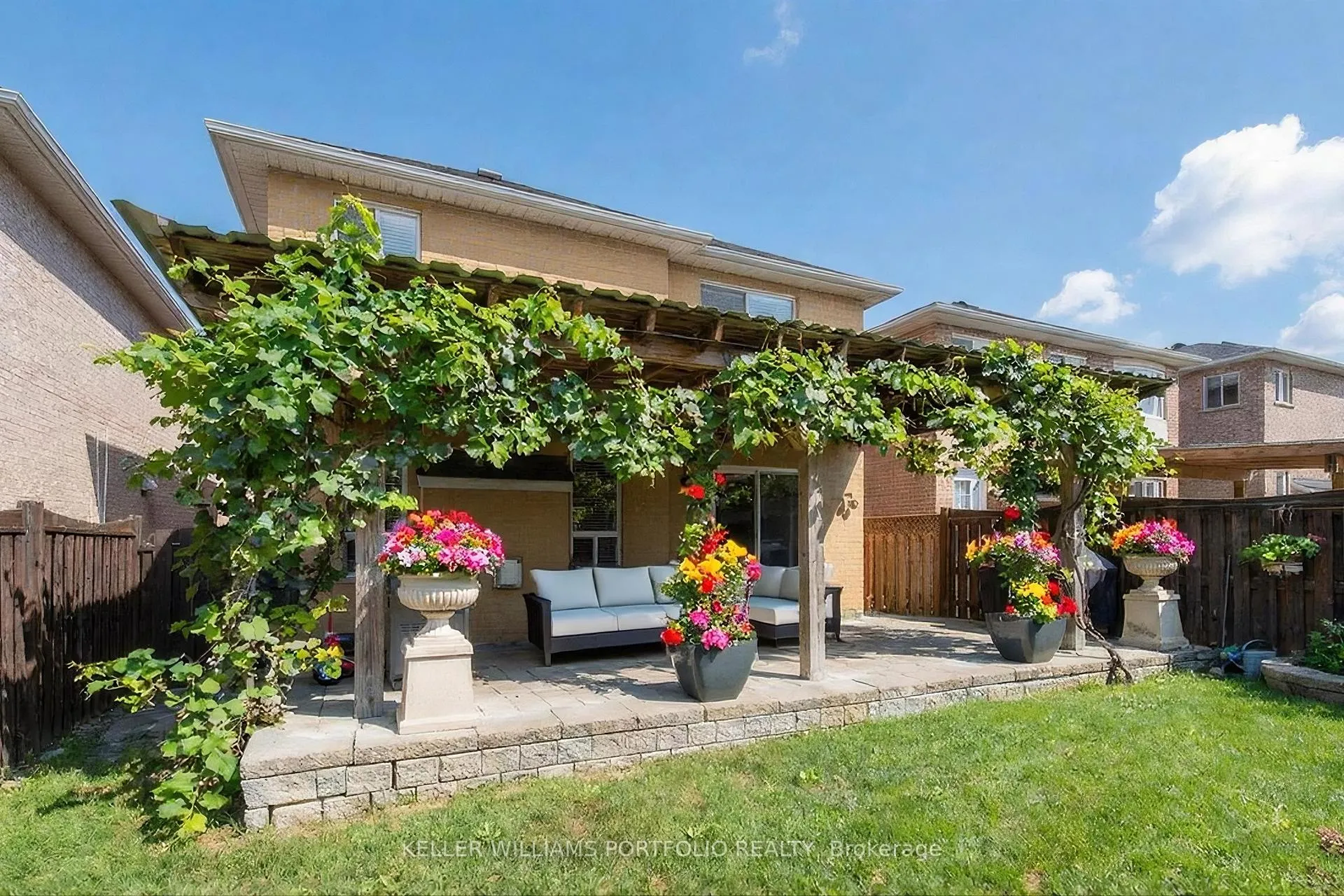 Photo 34 of 75 Monteith Crescent, Vaughan, Maple — HOMEH