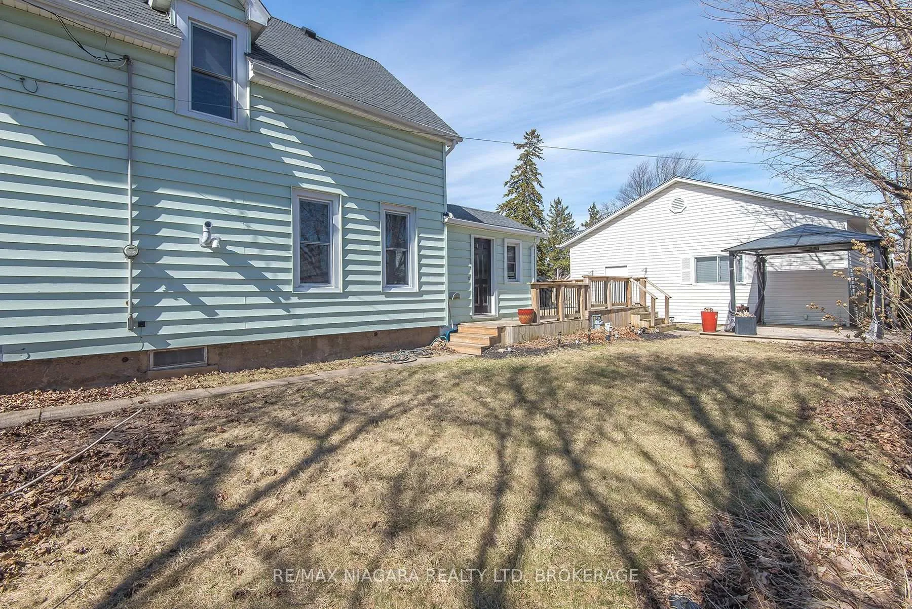 Photo 12 of 9 Beech Street, Port Colborne, Main Street — HOMEH