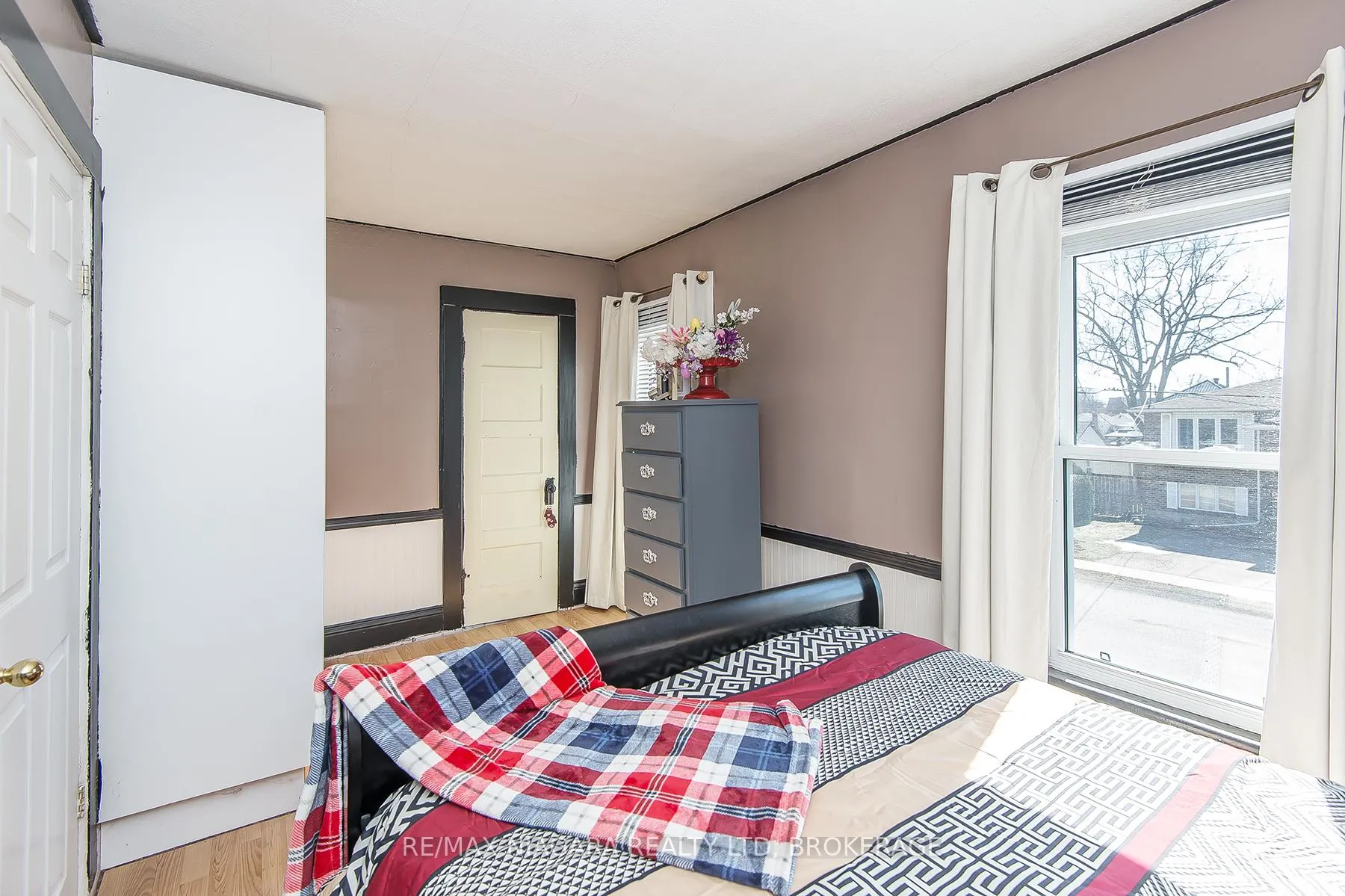 Photo 45 of 9 Beech Street, Port Colborne, Main Street — HOMEH