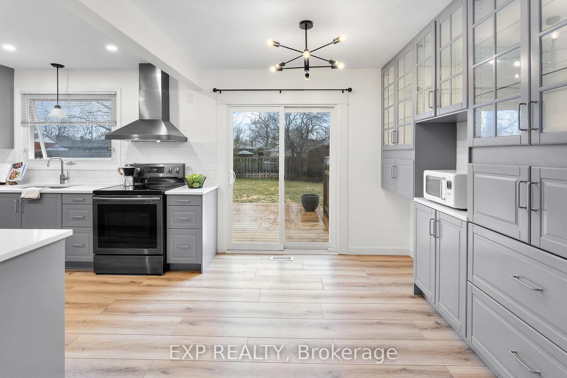Photo 15 of 35 Bishops Road, St. Catharines, Vine/Linwell — HOMEH