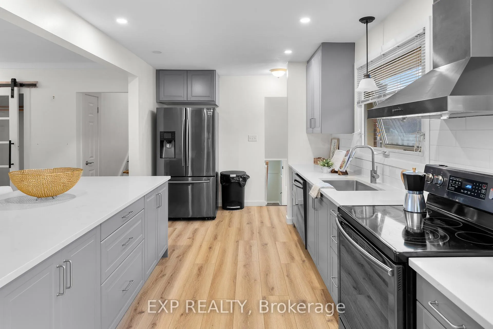 Photo 18 of 35 Bishops Road, St. Catharines, Vine/Linwell — HOMEH