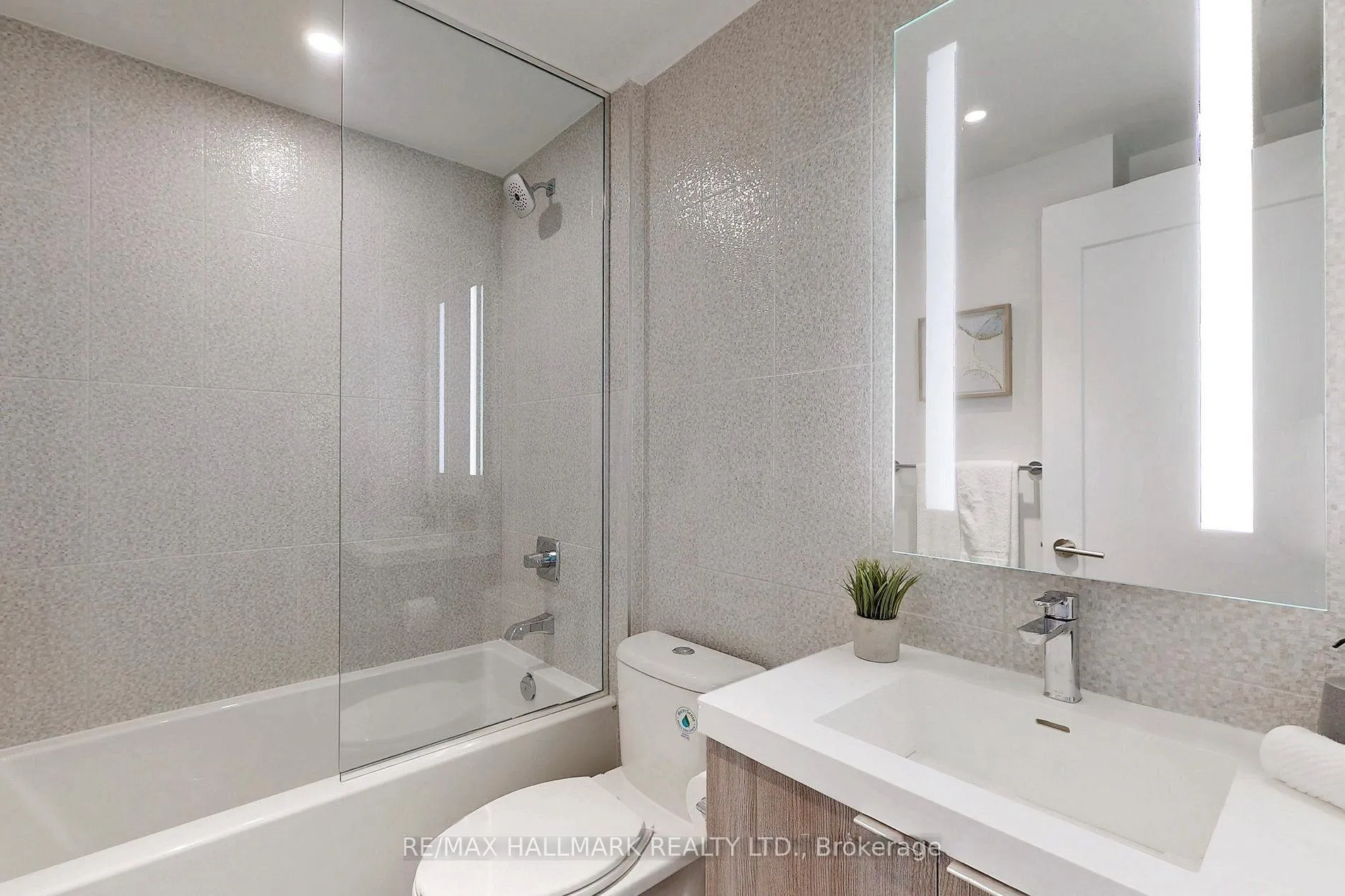Photo 11 of Unit 2618, 585 Bloor Street E, Toronto, North St. James Town — HOMEH