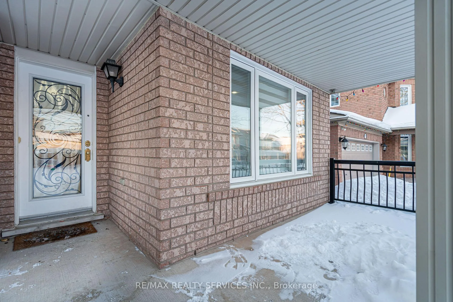 Photo 4 of 10 Penn Drive, Brampton, Fletcher's Meadow — HOMEH