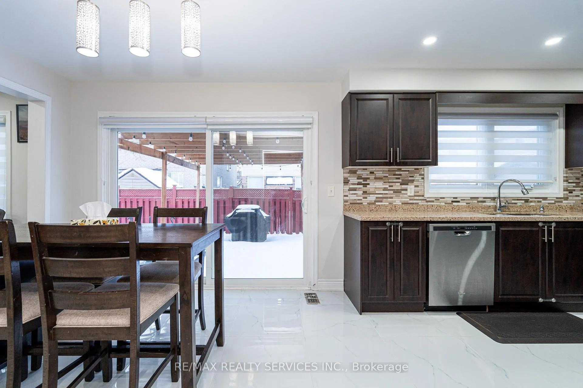 Photo 12 of 10 Penn Drive, Brampton, Fletcher's Meadow — HOMEH