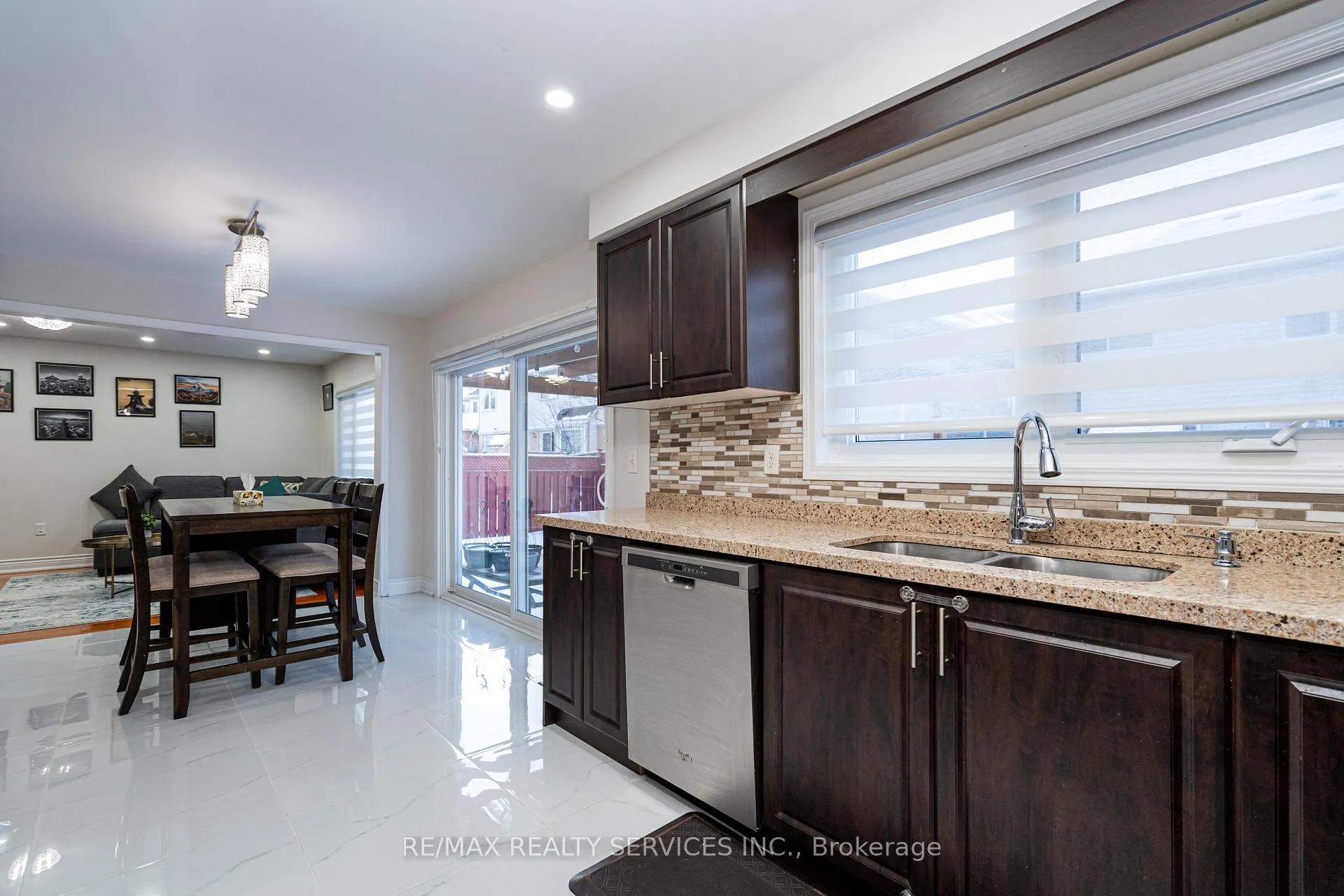 Photo 15 of 10 Penn Drive, Brampton, Fletcher's Meadow — HOMEH