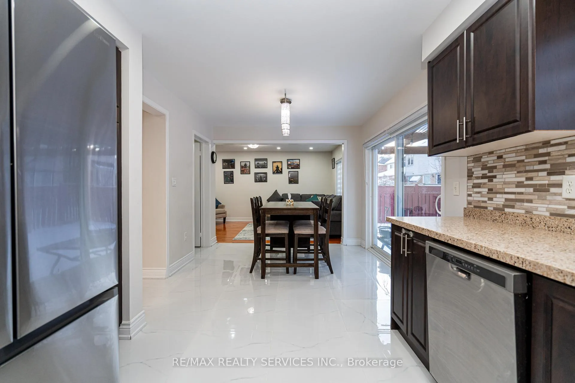 Photo 16 of 10 Penn Drive, Brampton, Fletcher's Meadow — HOMEH
