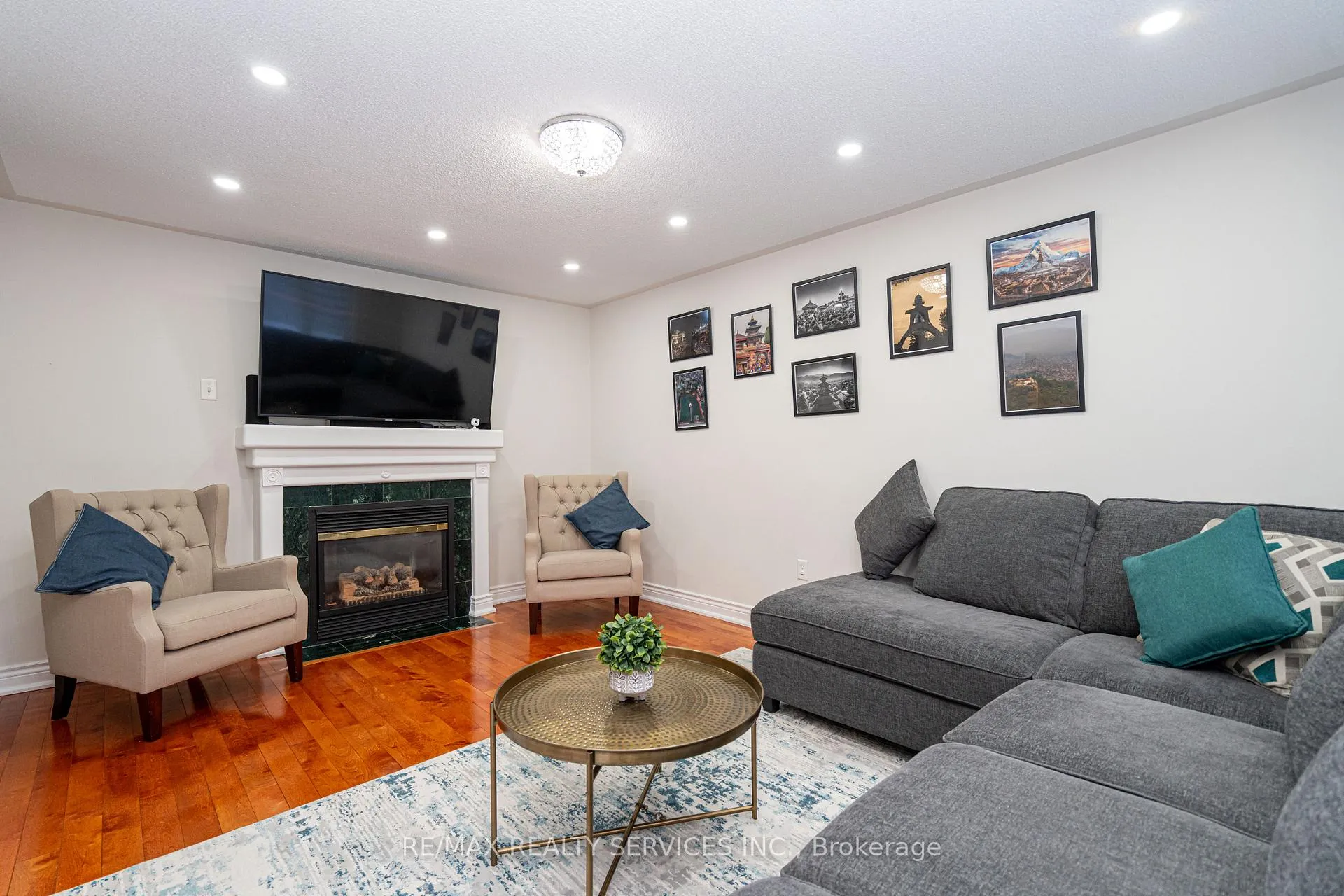 Photo 17 of 10 Penn Drive, Brampton, Fletcher's Meadow — HOMEH
