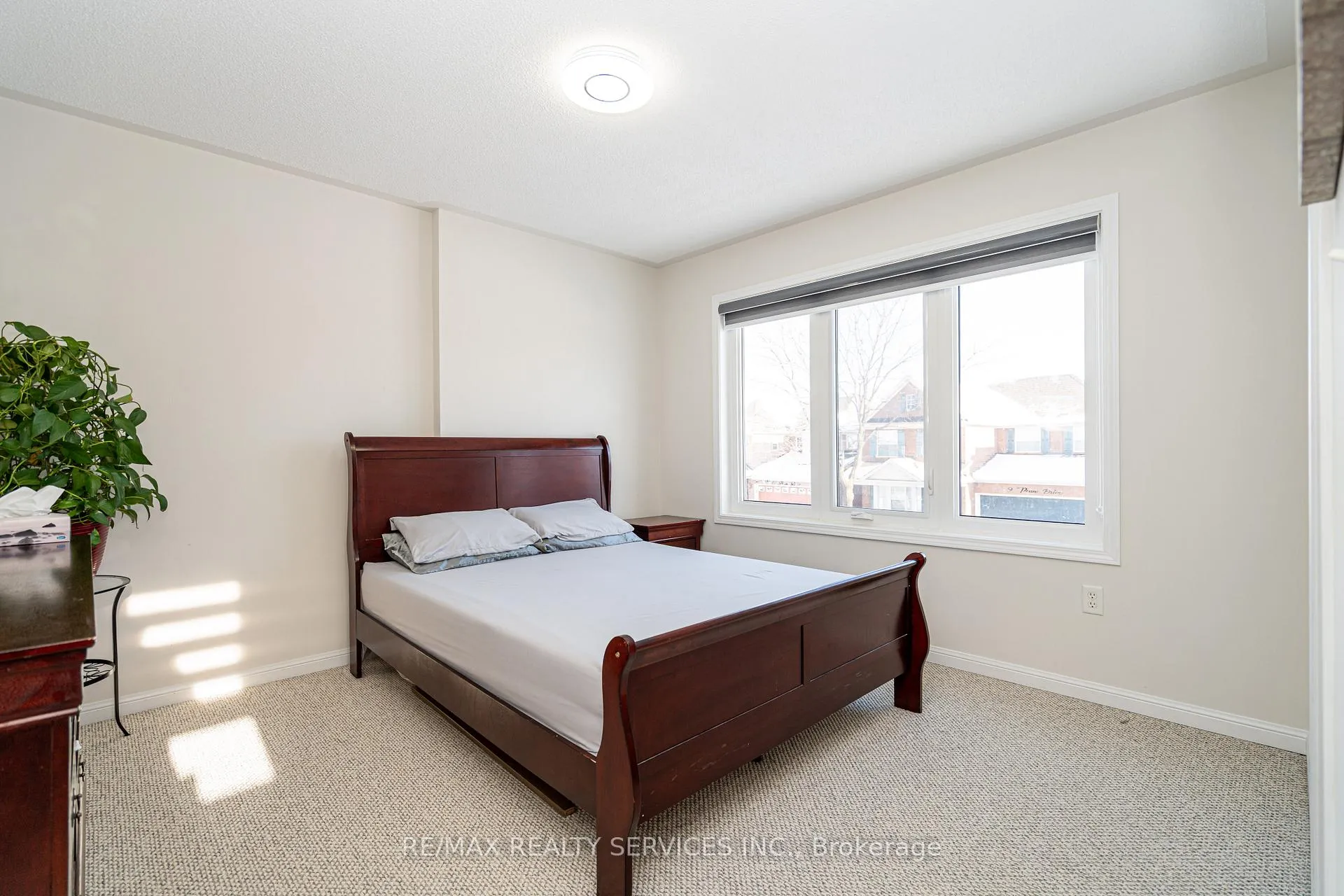 Photo 23 of 10 Penn Drive, Brampton, Fletcher's Meadow — HOMEH