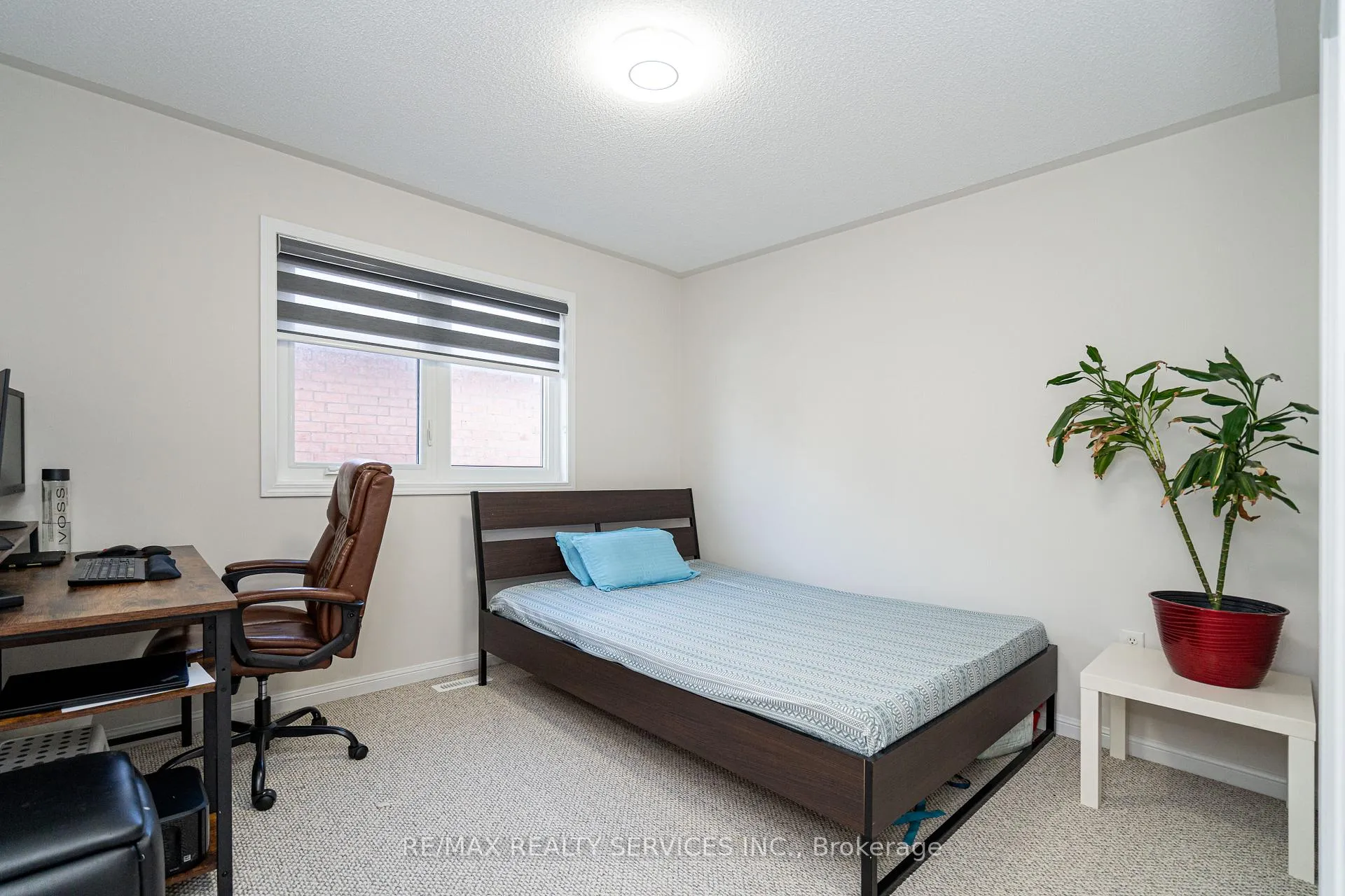 Photo 32 of 10 Penn Drive, Brampton, Fletcher's Meadow — HOMEH