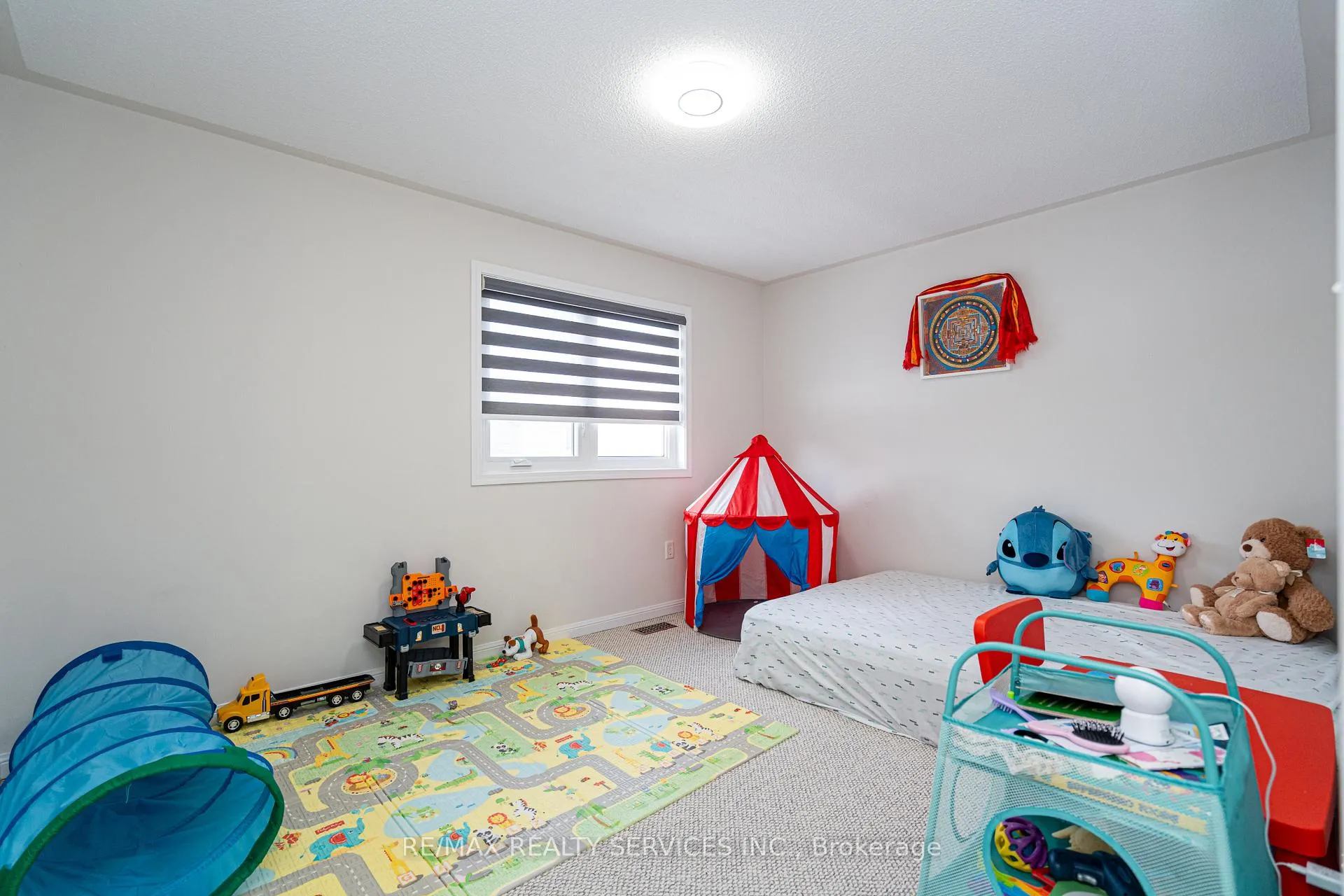 Photo 34 of 10 Penn Drive, Brampton, Fletcher's Meadow — HOMEH