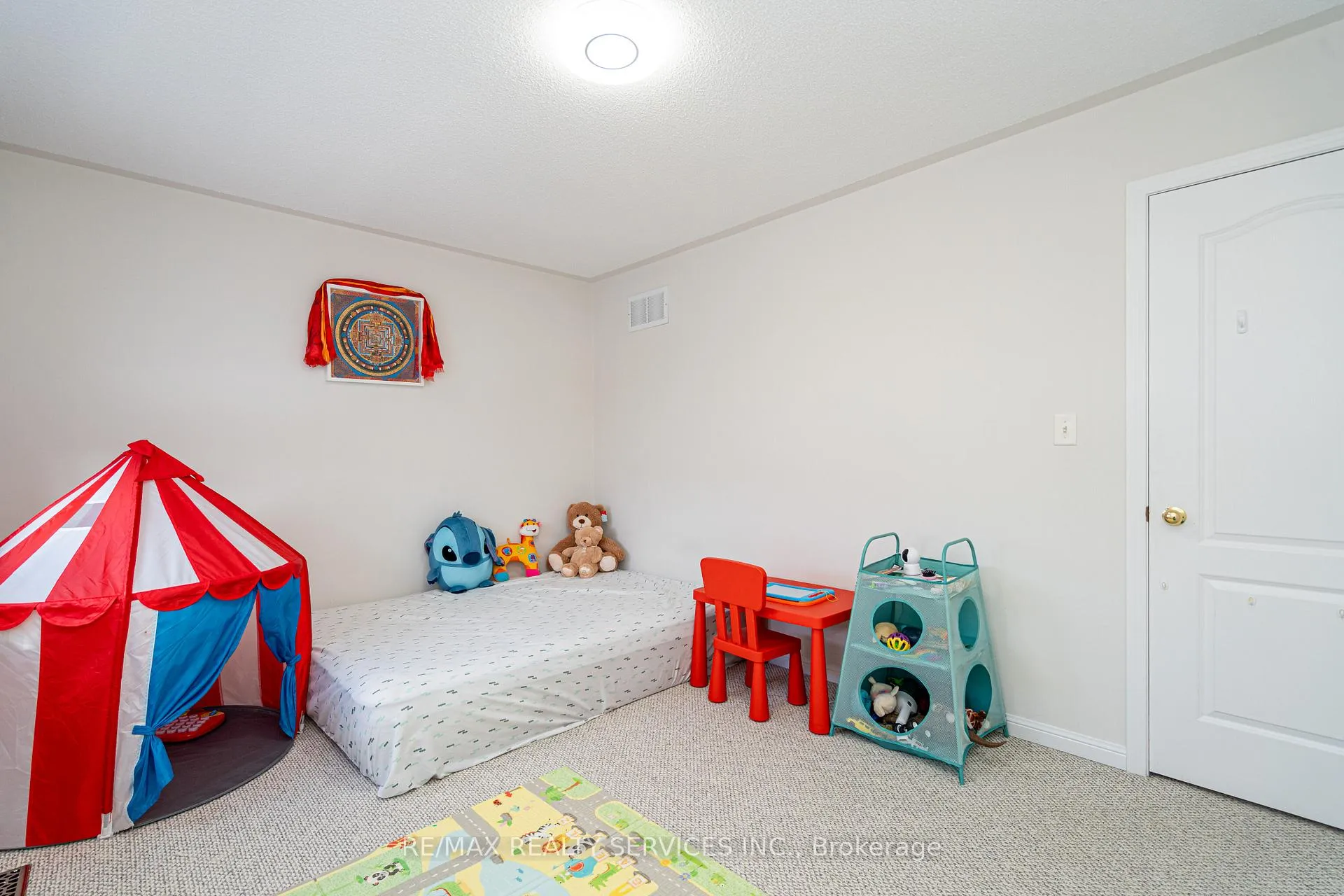 Photo 36 of 10 Penn Drive, Brampton, Fletcher's Meadow — HOMEH