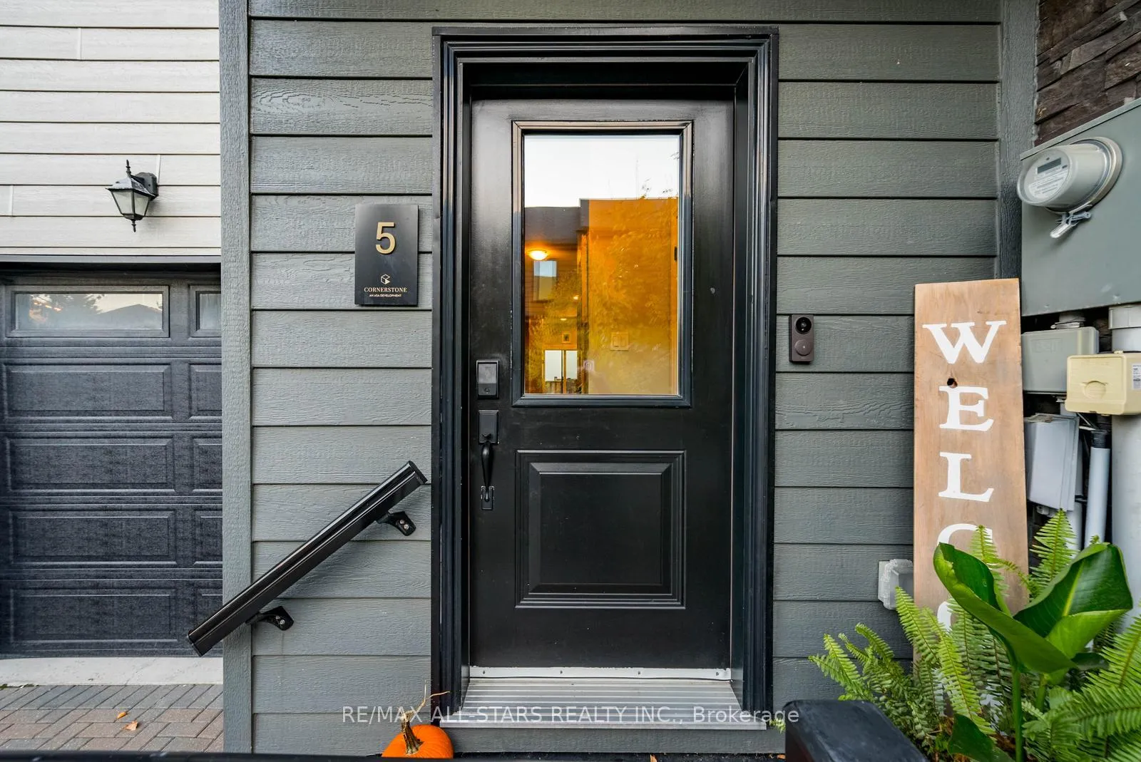 Photo 4 of Unit 20, 5 Stonehart Lane, Barrie, East Bayfield — HOMEH