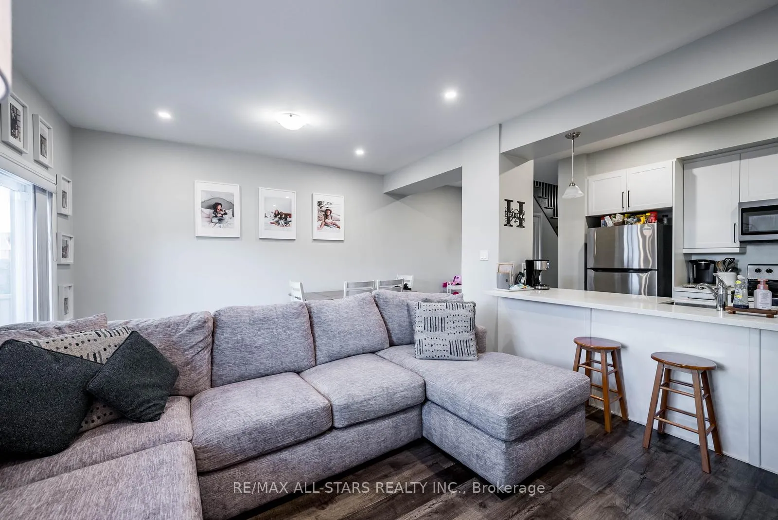 Photo 9 of Unit 20, 5 Stonehart Lane, Barrie, East Bayfield — HOMEH