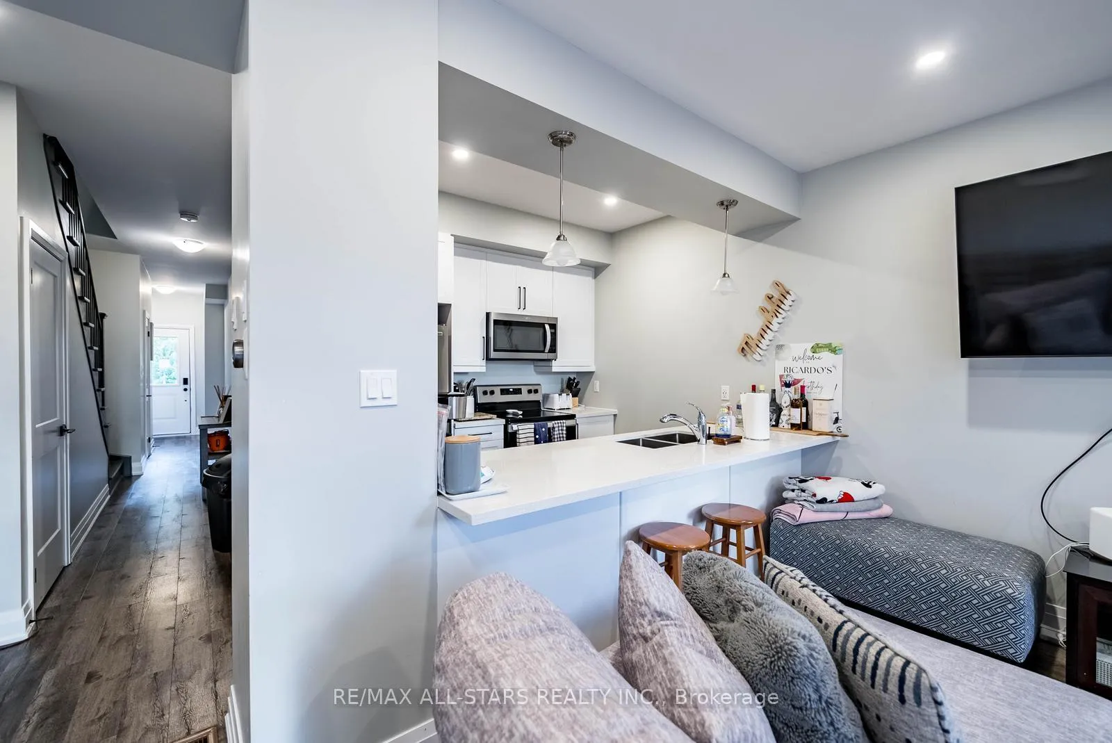 Photo 10 of Unit 20, 5 Stonehart Lane, Barrie, East Bayfield — HOMEH