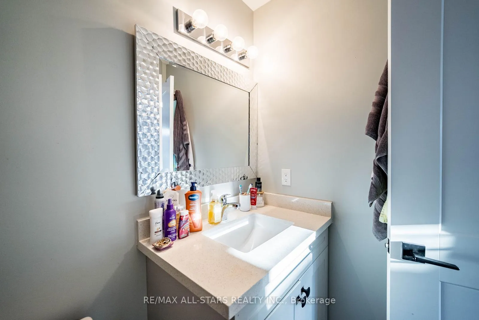 Photo 19 of Unit 20, 5 Stonehart Lane, Barrie, East Bayfield — HOMEH