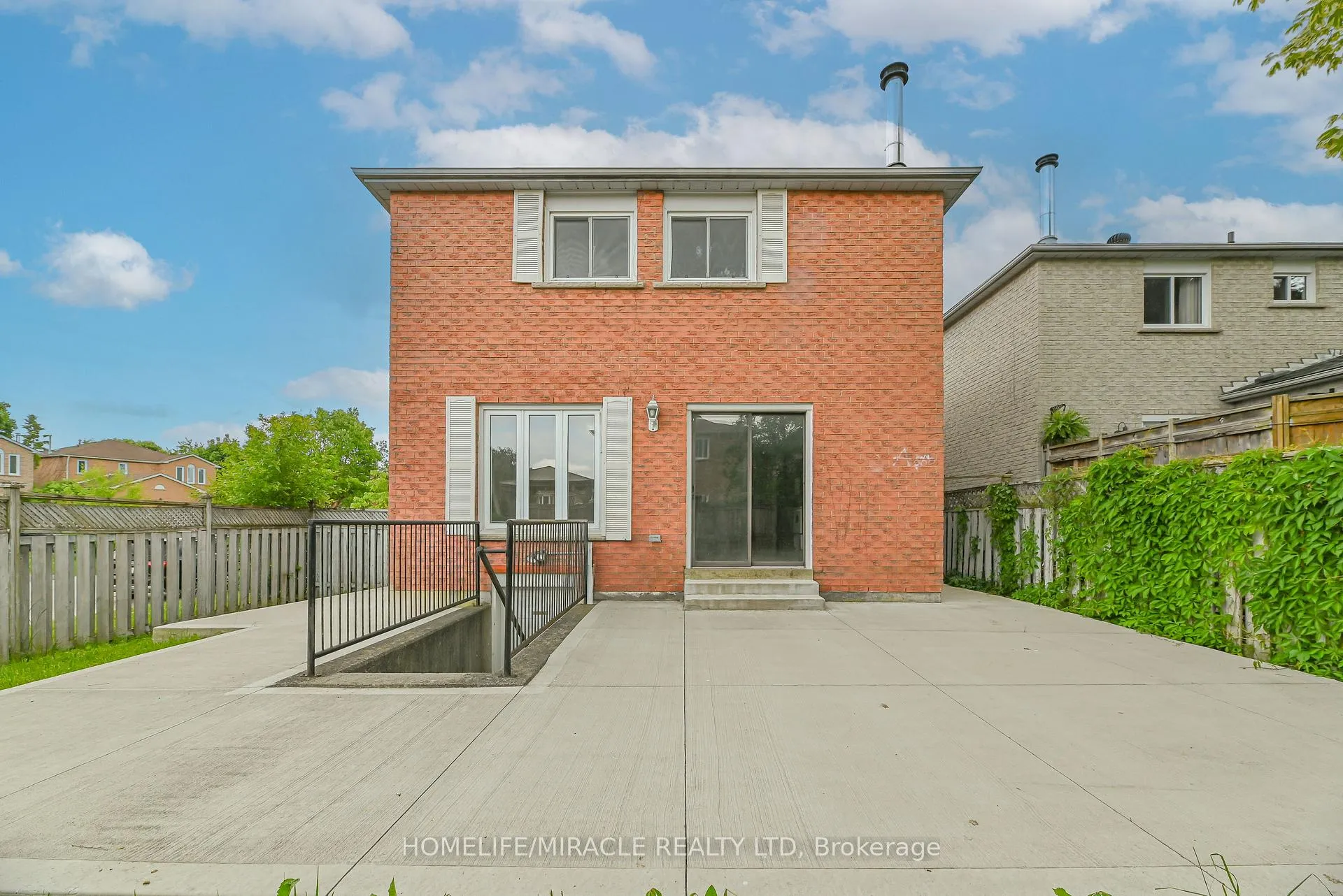 Photo 26 of 40 Blair Crescent, Barrie, Grove East — HOMEH