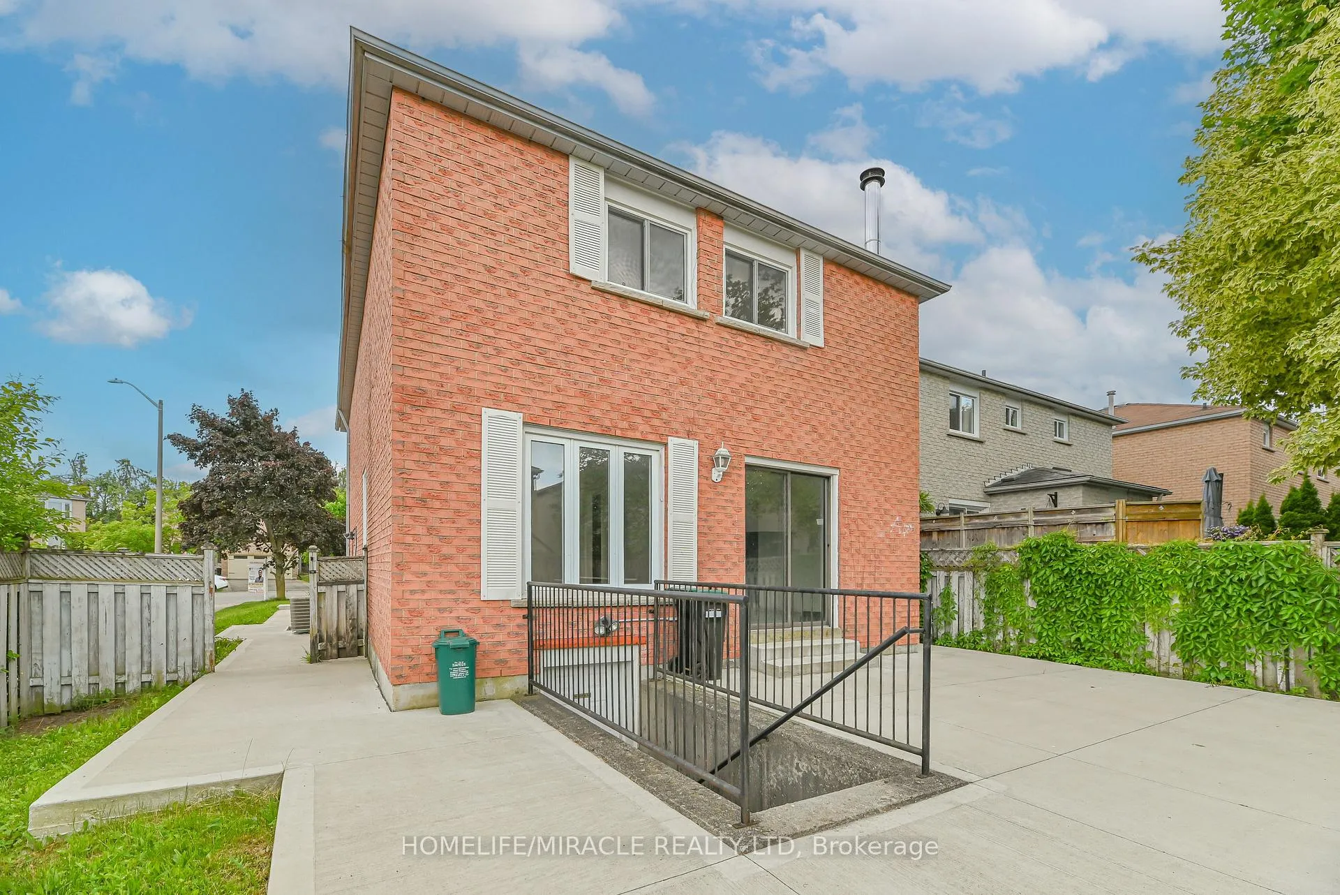Photo 27 of 40 Blair Crescent, Barrie, Grove East — HOMEH