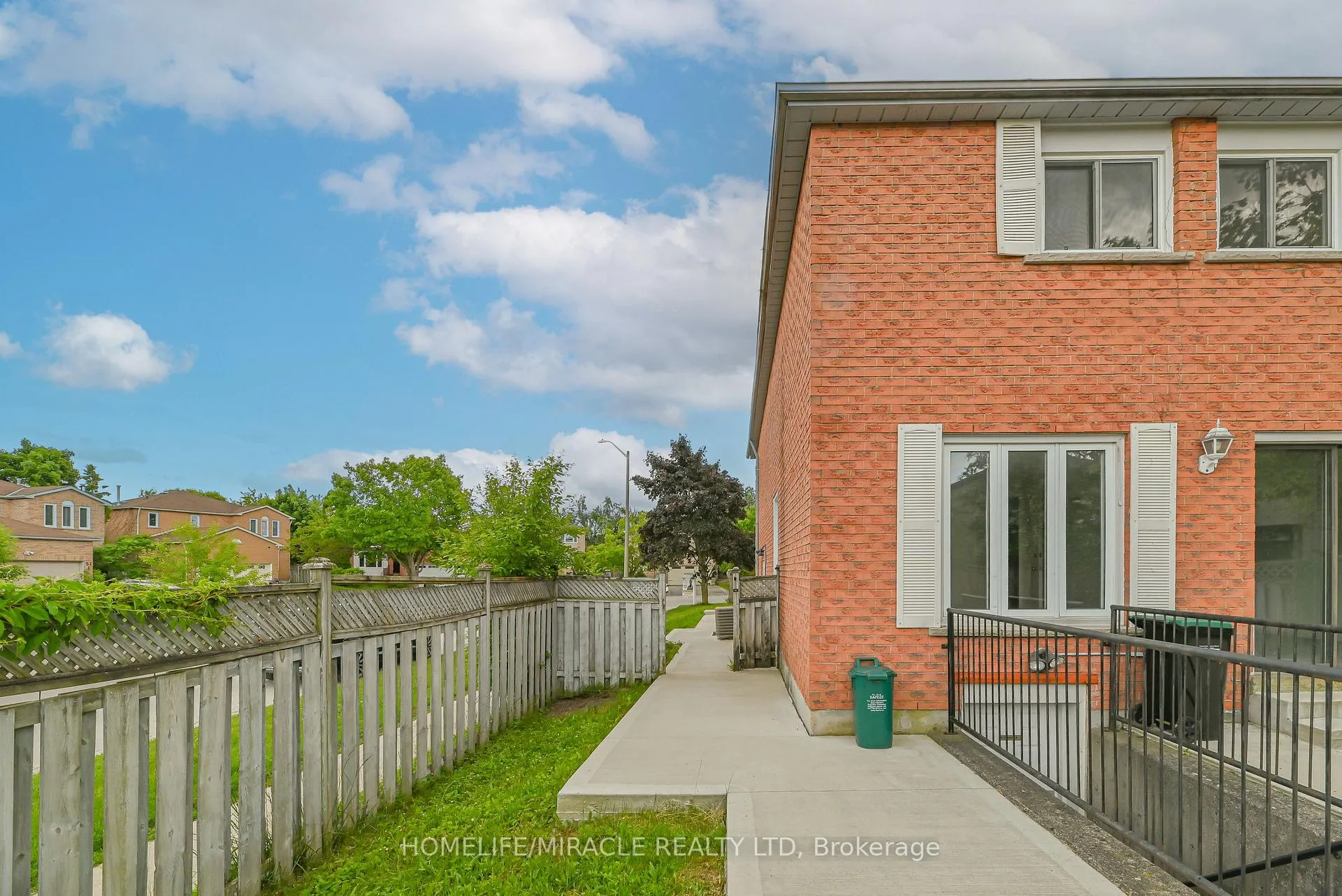 Photo 28 of 40 Blair Crescent, Barrie, Grove East — HOMEH