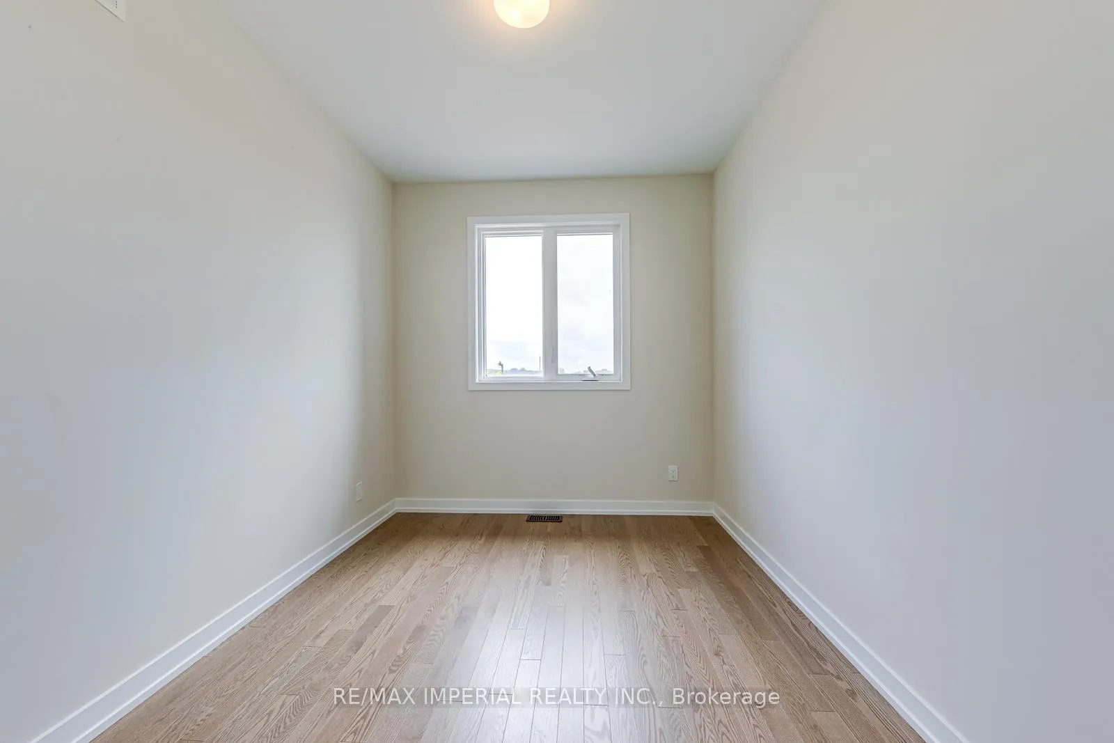 Photo 24 of 1176 Tanbark Avenue, Oakville, Joshua Meadows — HOMEH