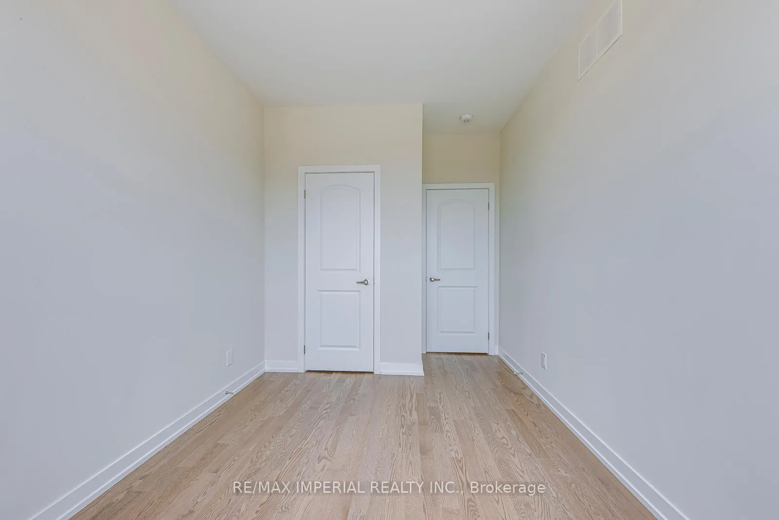 Photo 25 of 1176 Tanbark Avenue, Oakville, Joshua Meadows — HOMEH