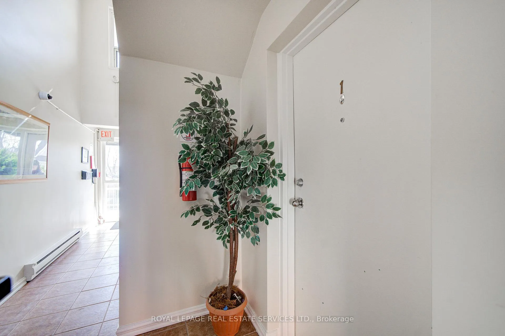 Photo 3 of Unit 1, 2329 Belyea Street, Oakville, Bronte — HOMEH