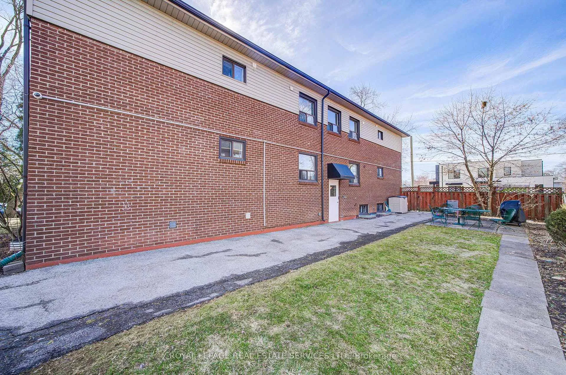 Photo 20 of Unit 1, 2329 Belyea Street, Oakville, Bronte — HOMEH
