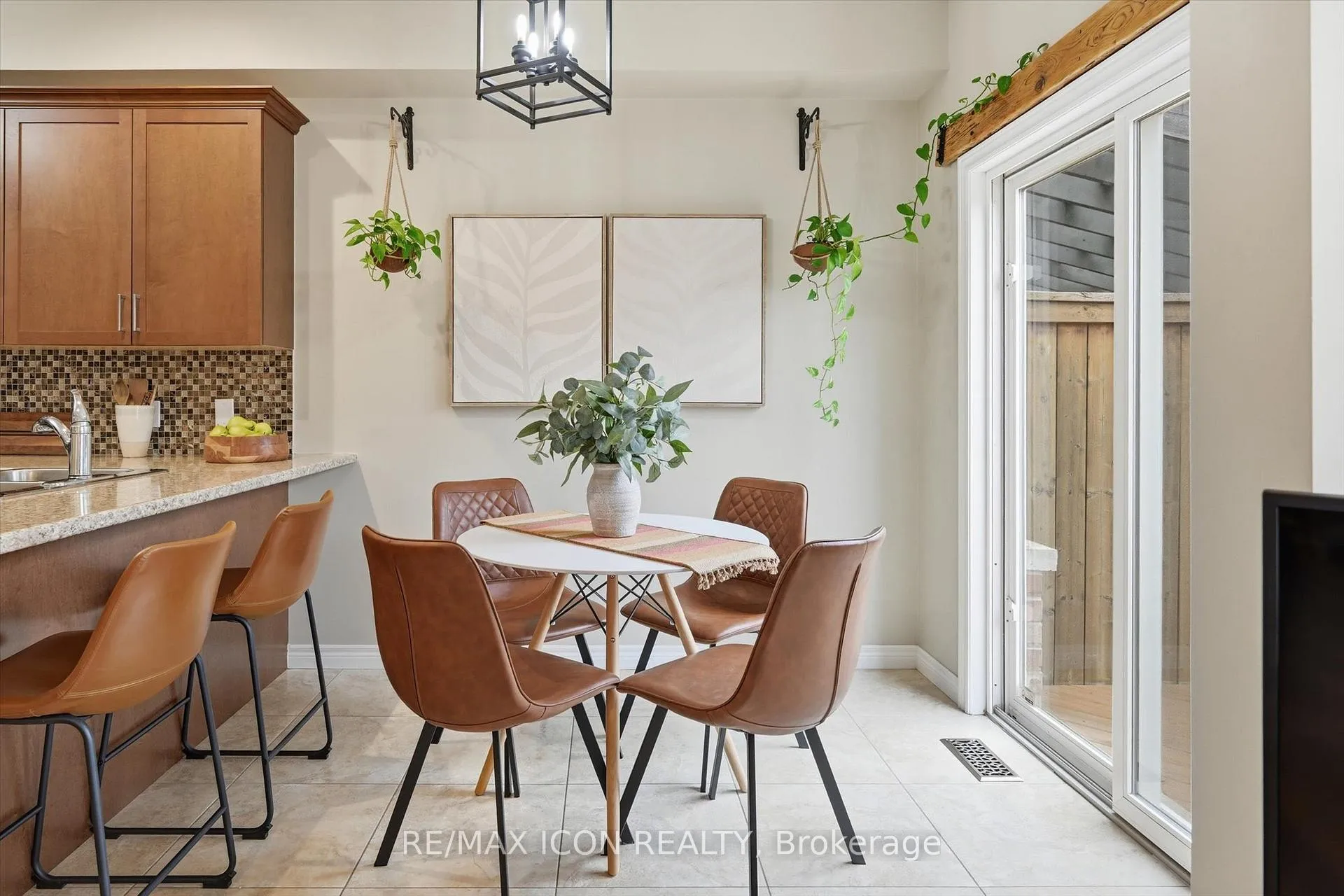 Photo 13 of 64 Springvalley Crescent, Hamilton, Gourley — HOMEH