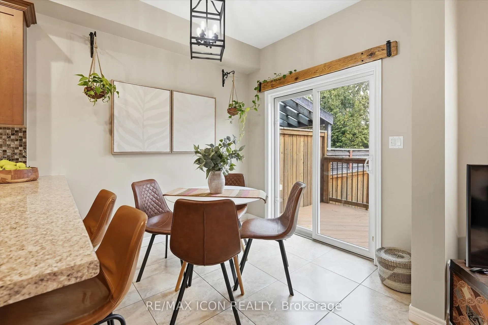 Photo 14 of 64 Springvalley Crescent, Hamilton, Gourley — HOMEH