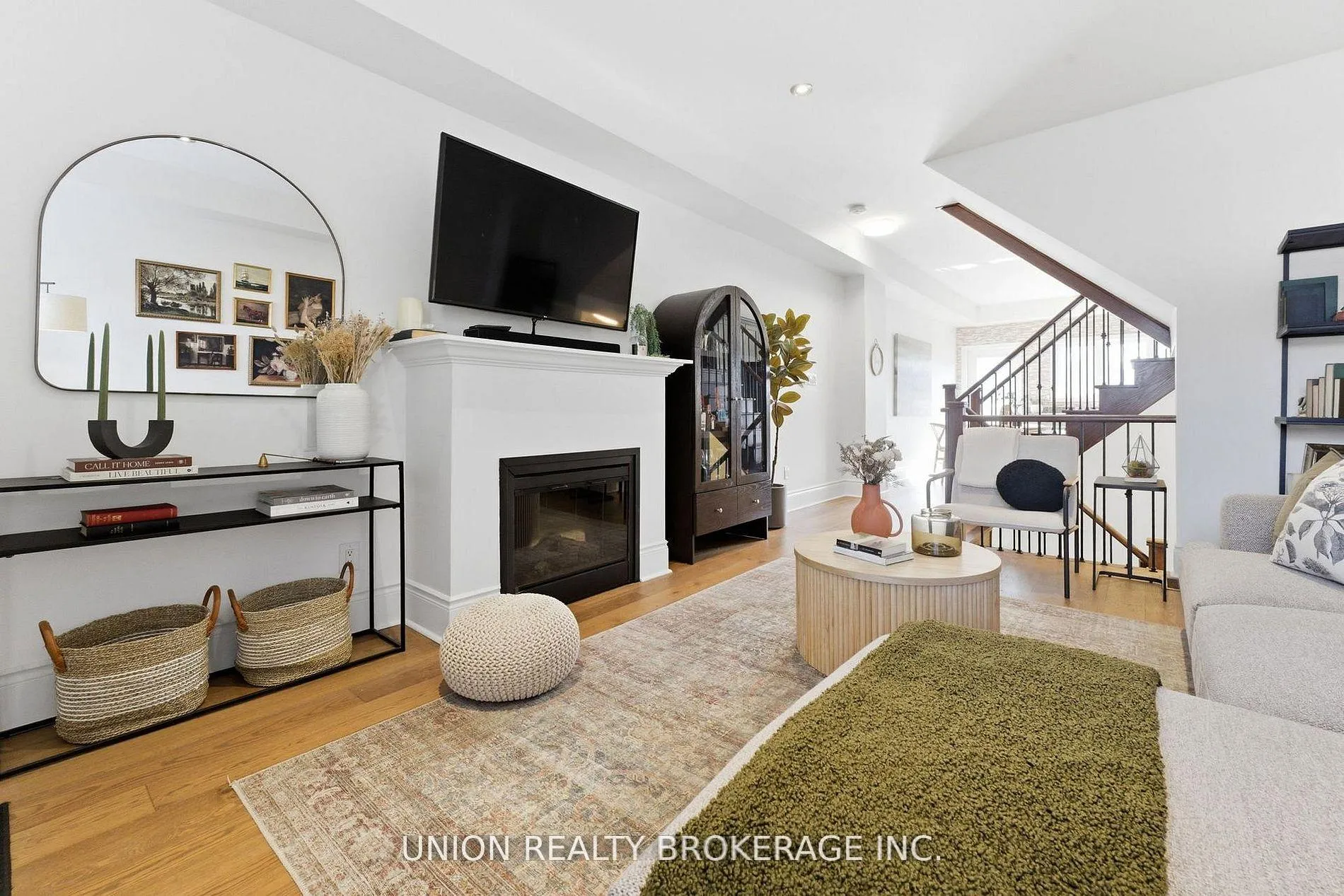 Photo 4 of 293 Kingston Road, Toronto, The Beaches — HOMEH