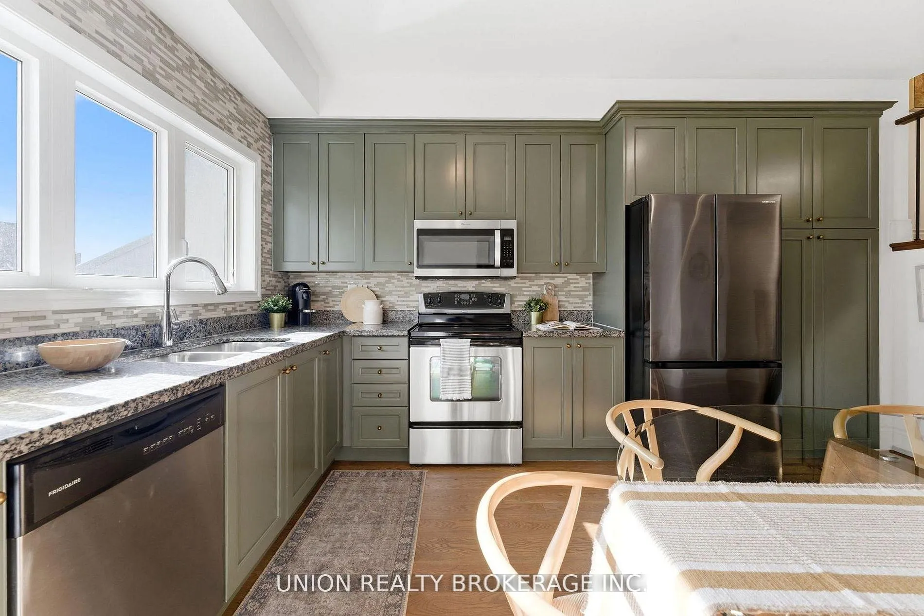 Photo 7 of 293 Kingston Road, Toronto, The Beaches — HOMEH