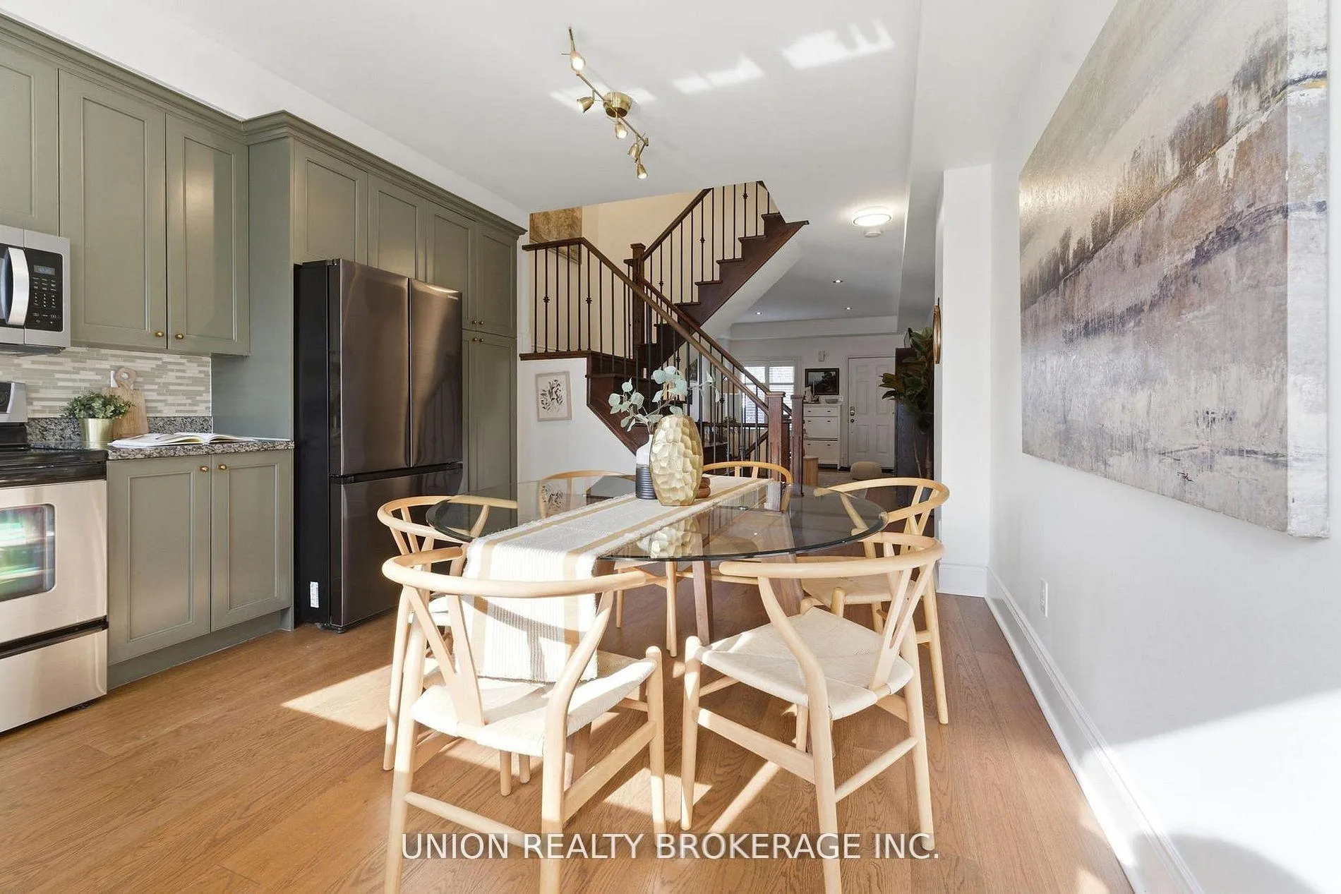 Photo 11 of 293 Kingston Road, Toronto, The Beaches — HOMEH