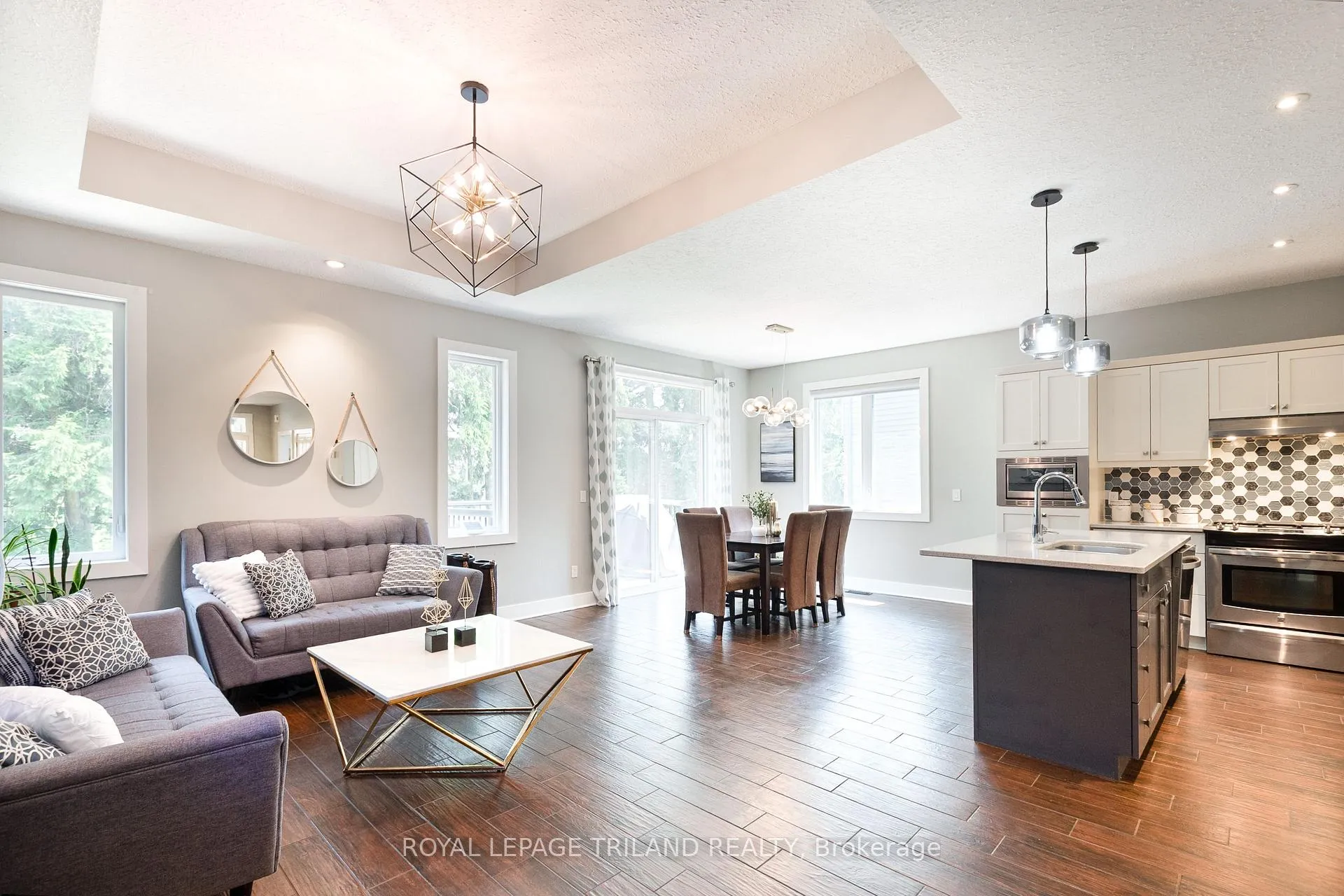 Photo 9 of 681 Bennett Crescent, Strathroy-Caradoc, Mount Brydges — HOMEH