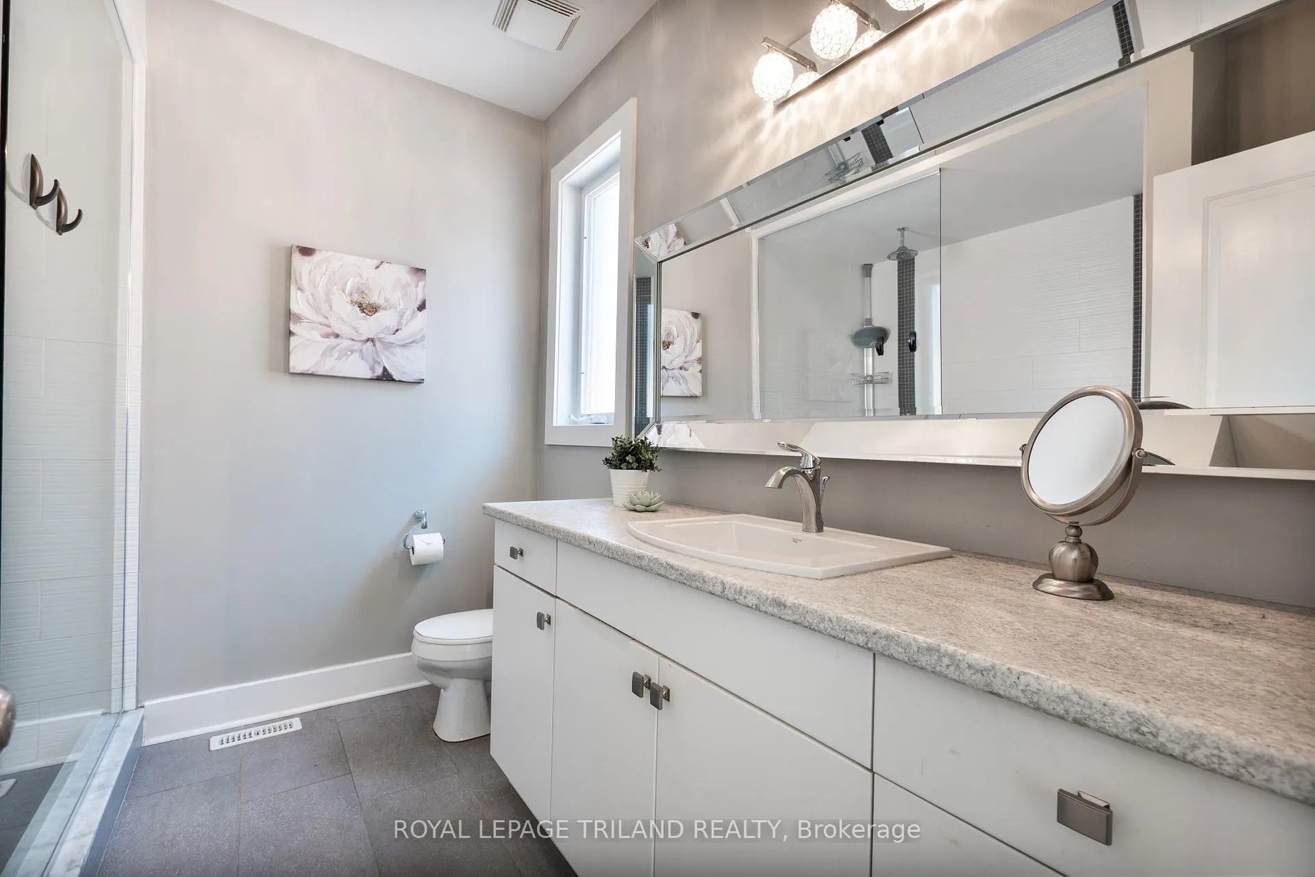 Photo 15 of 681 Bennett Crescent, Strathroy-Caradoc, Mount Brydges — HOMEH