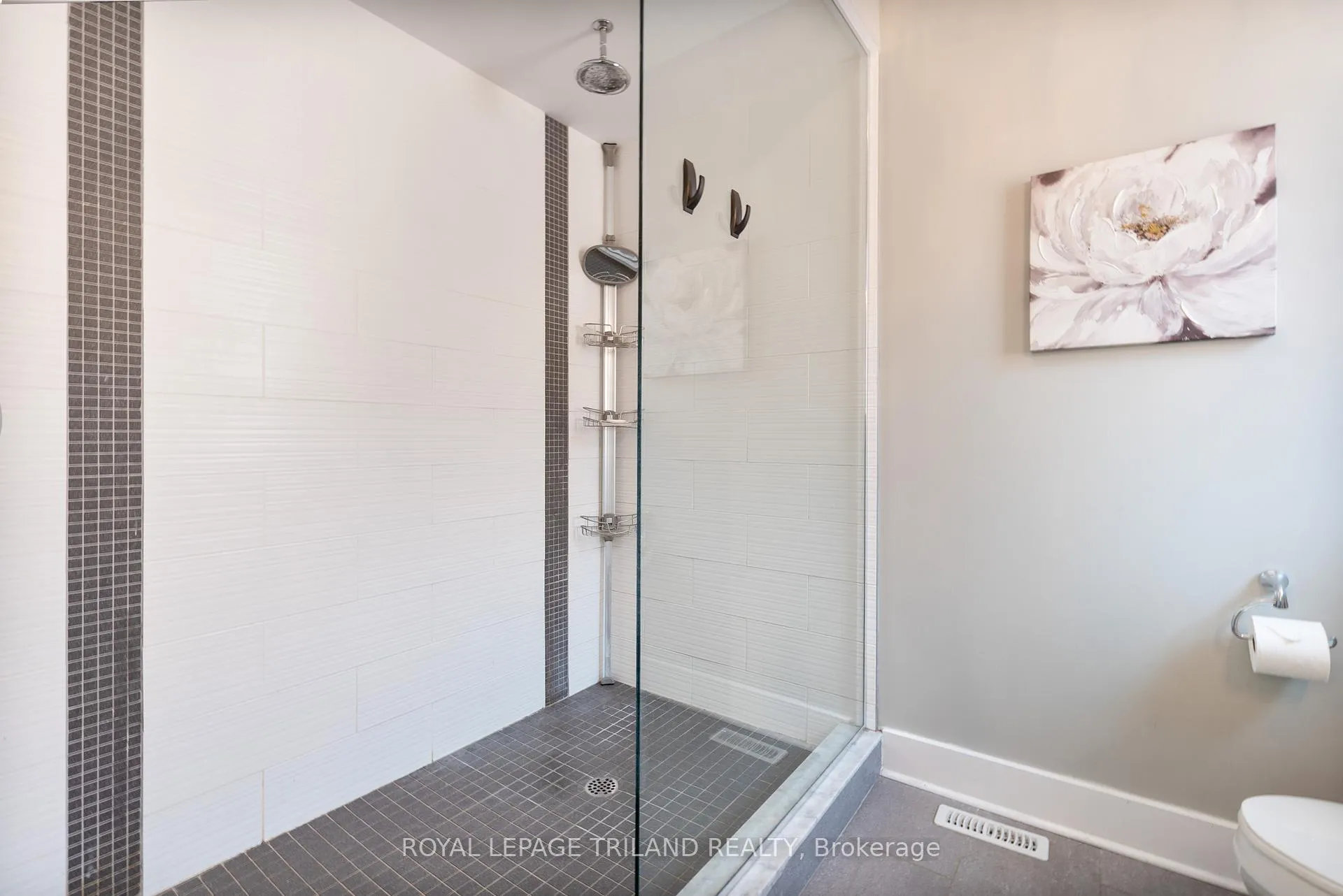 Photo 16 of 681 Bennett Crescent, Strathroy-Caradoc, Mount Brydges — HOMEH