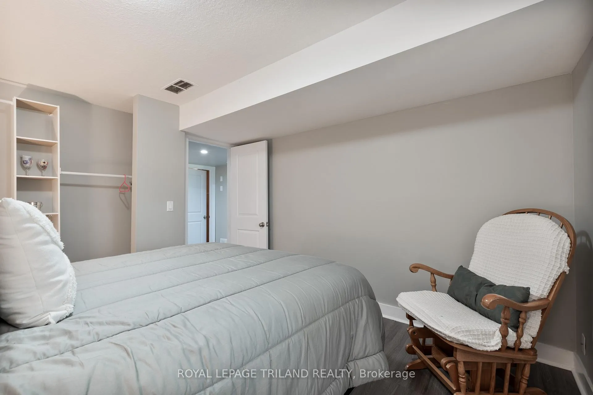 Photo 26 of 681 Bennett Crescent, Strathroy-Caradoc, Mount Brydges — HOMEH