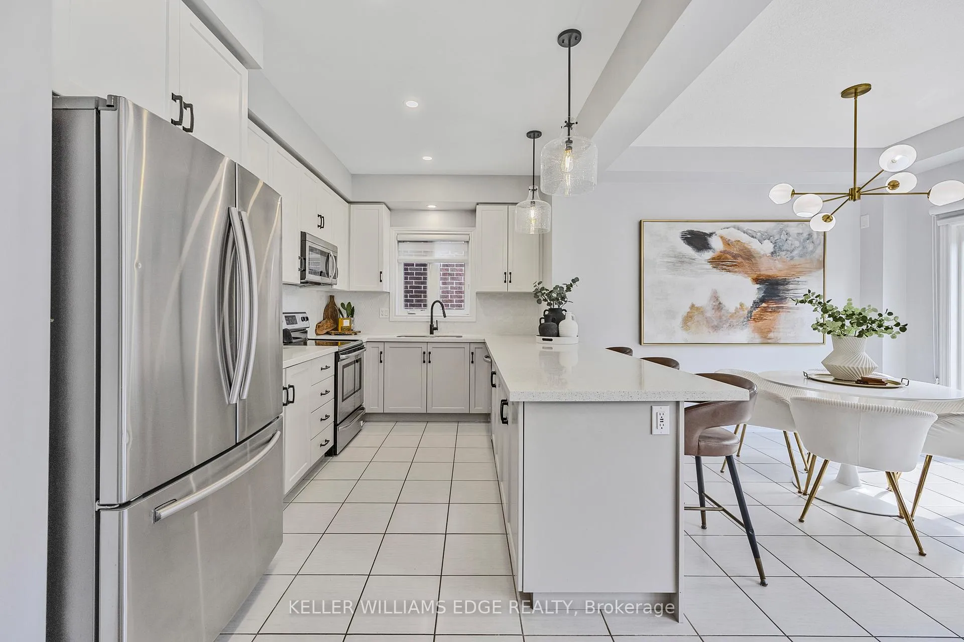 Photo 15 of 209 Echovalley Drive, Hamilton, Stoney Creek Mountain — HOMEH