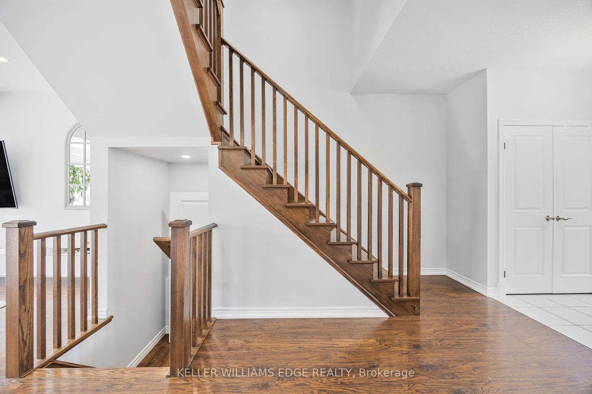 Photo 20 of 209 Echovalley Drive, Hamilton, Stoney Creek Mountain — HOMEH