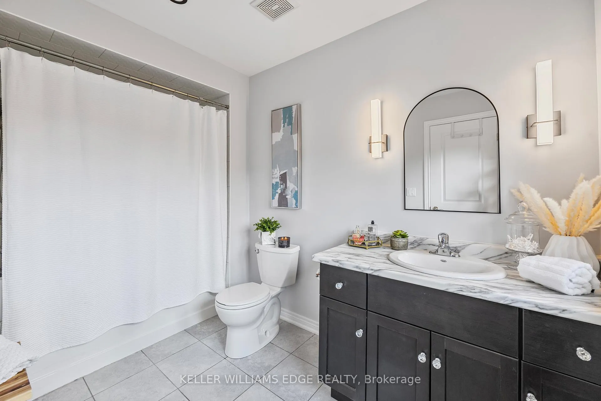 Photo 24 of 209 Echovalley Drive, Hamilton, Stoney Creek Mountain — HOMEH