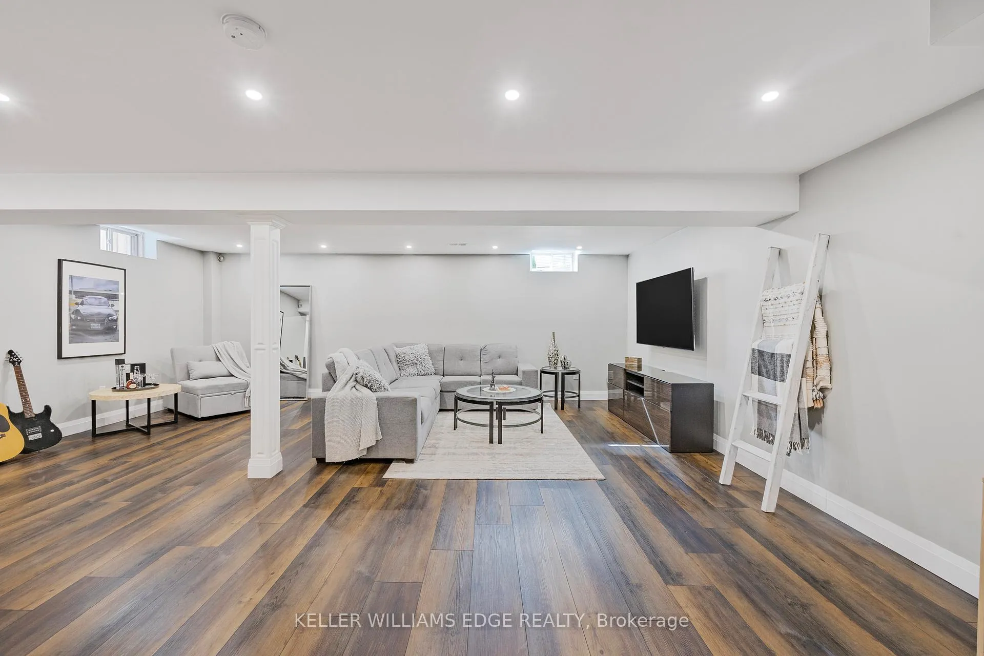 Photo 32 of 209 Echovalley Drive, Hamilton, Stoney Creek Mountain — HOMEH